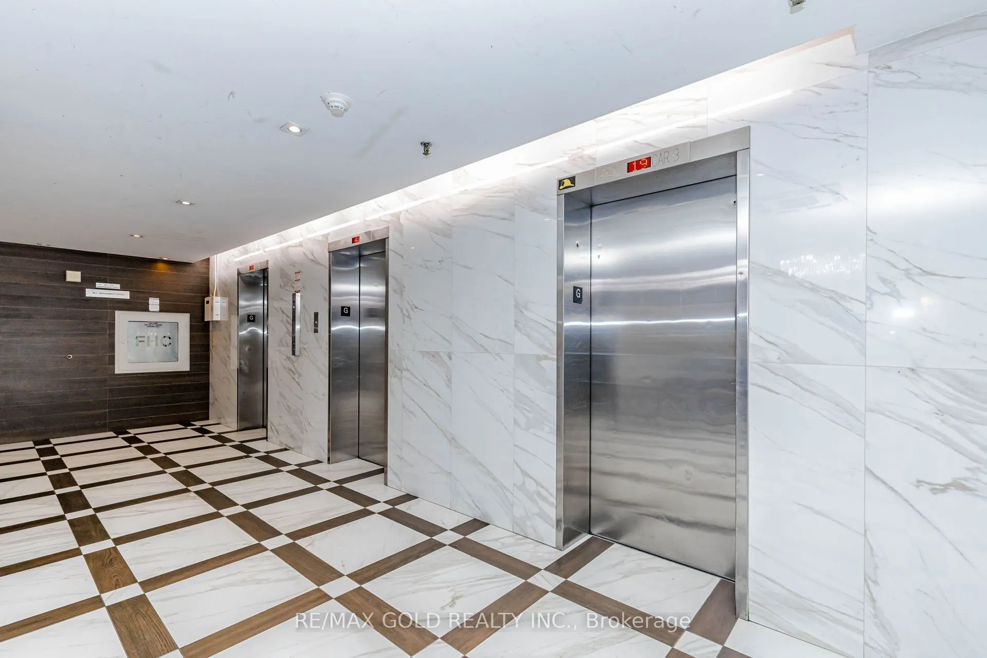 100 Wingarden Court #415
