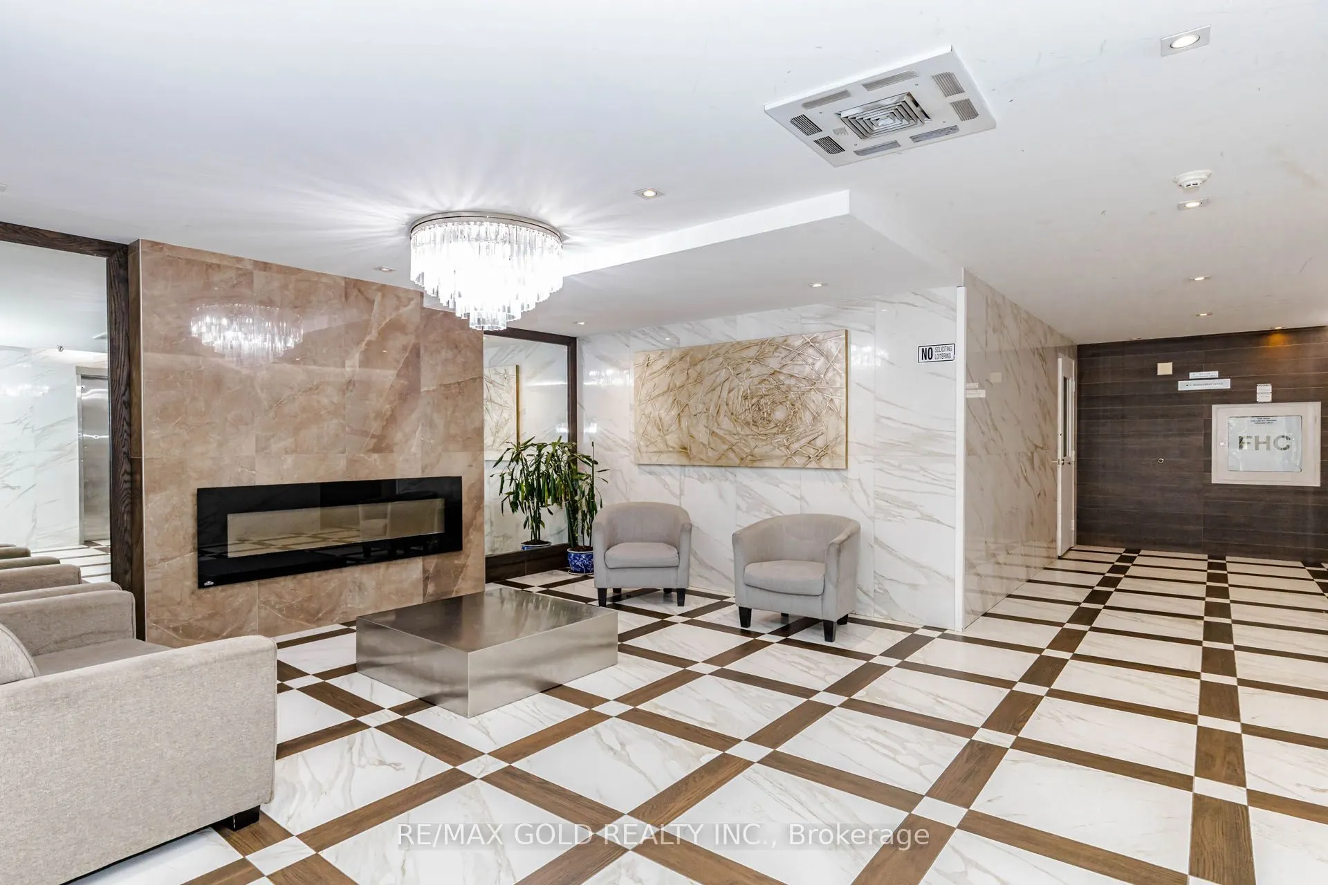 100 Wingarden Court #415