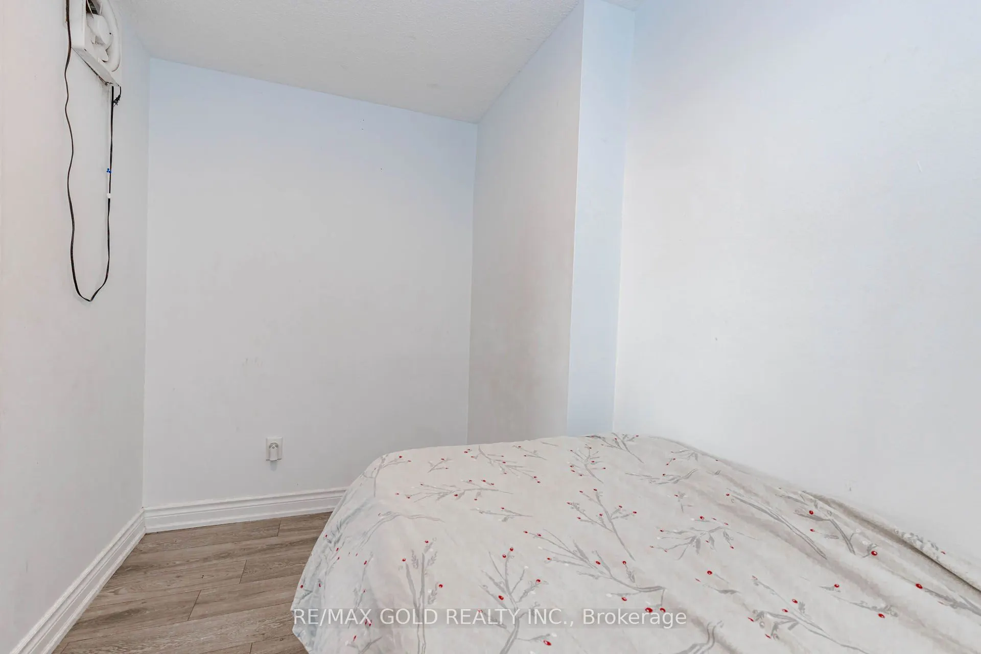 100 Wingarden Court #415