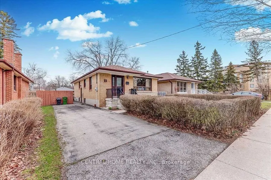 3 Holton Road