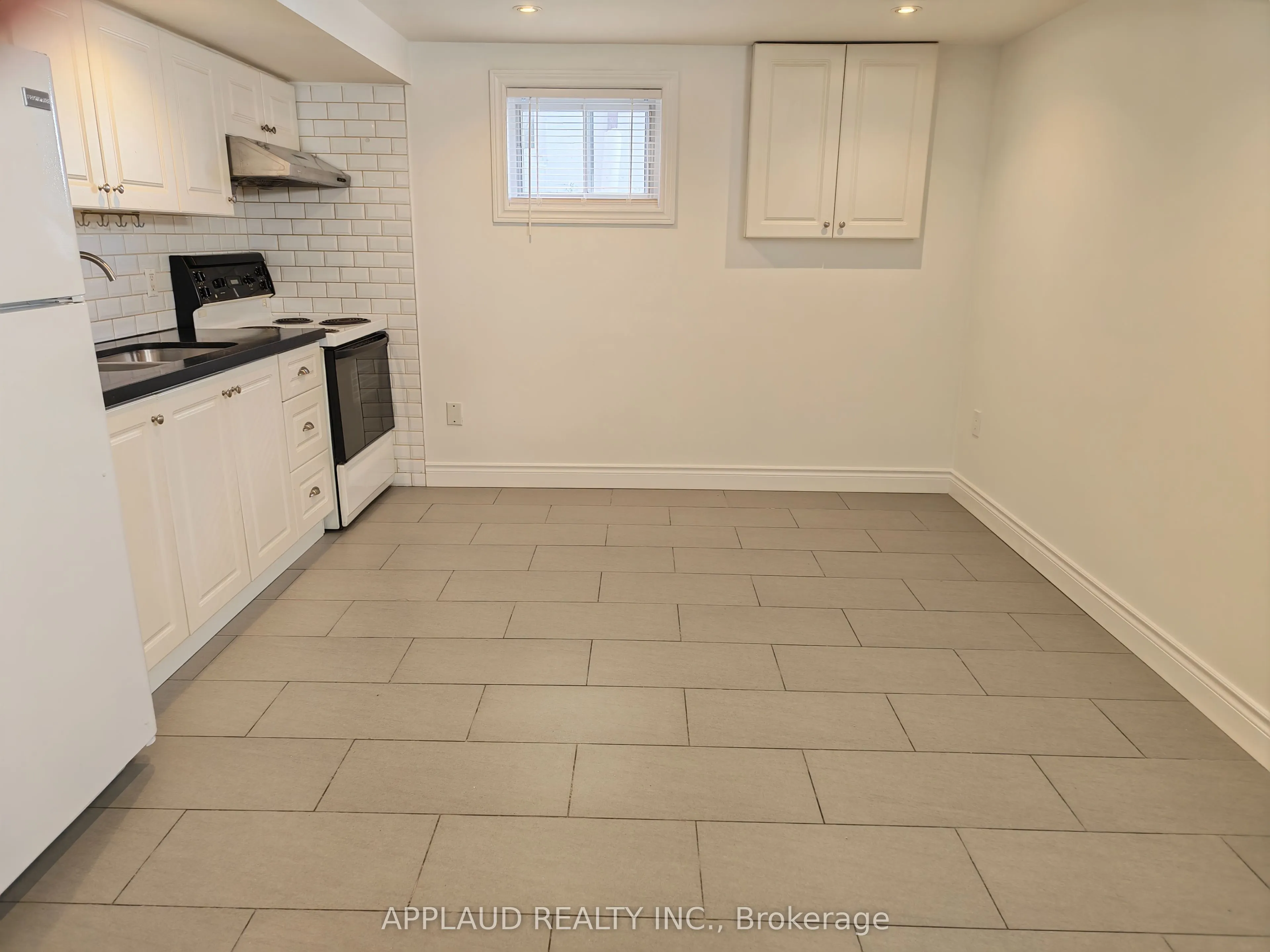 14 Pitfield Road #Lower