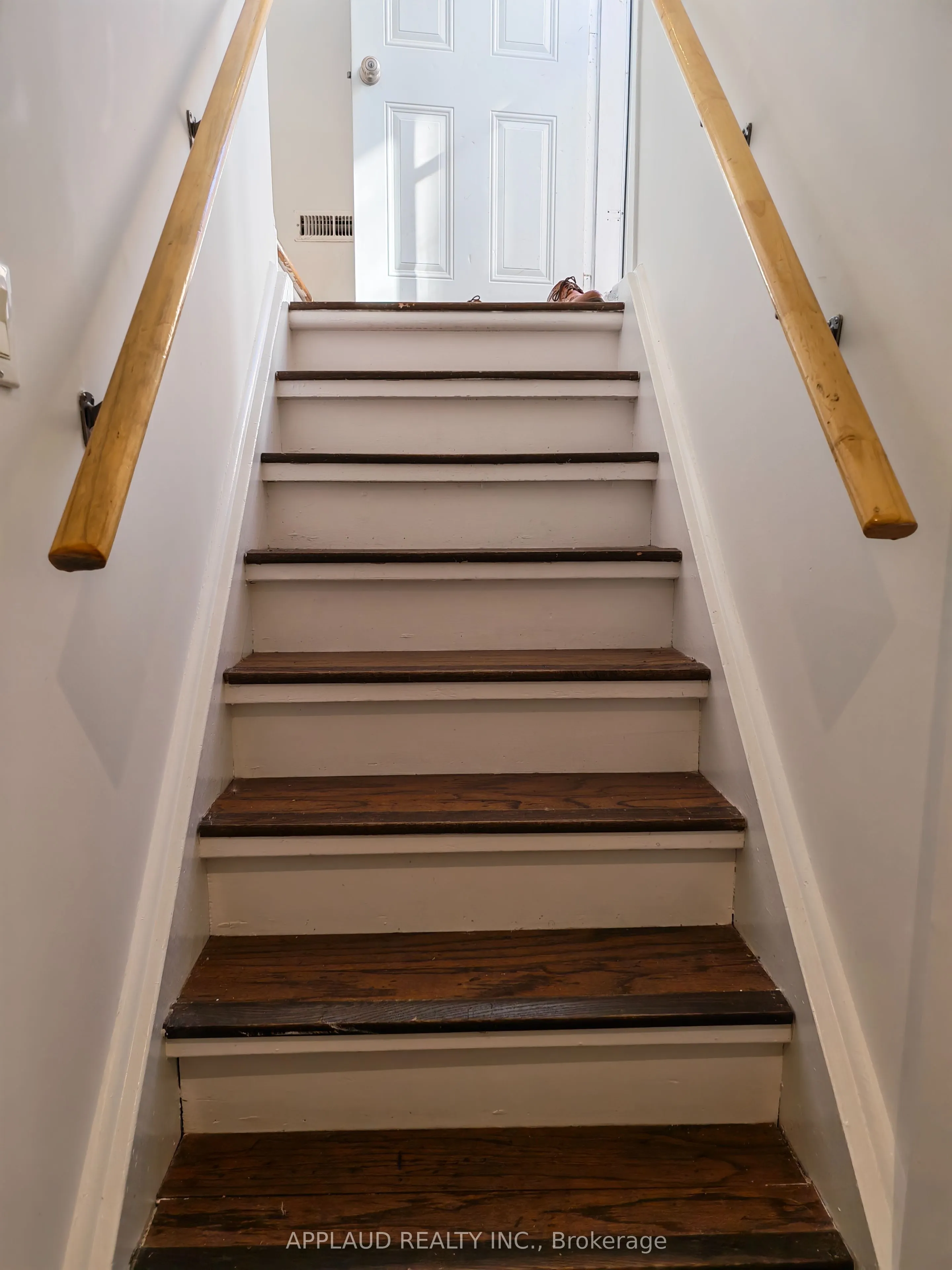 14 Pitfield Road #Lower