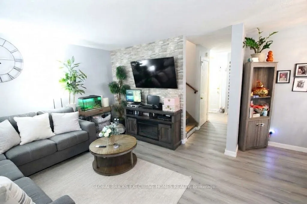 1010 Glen Street #124