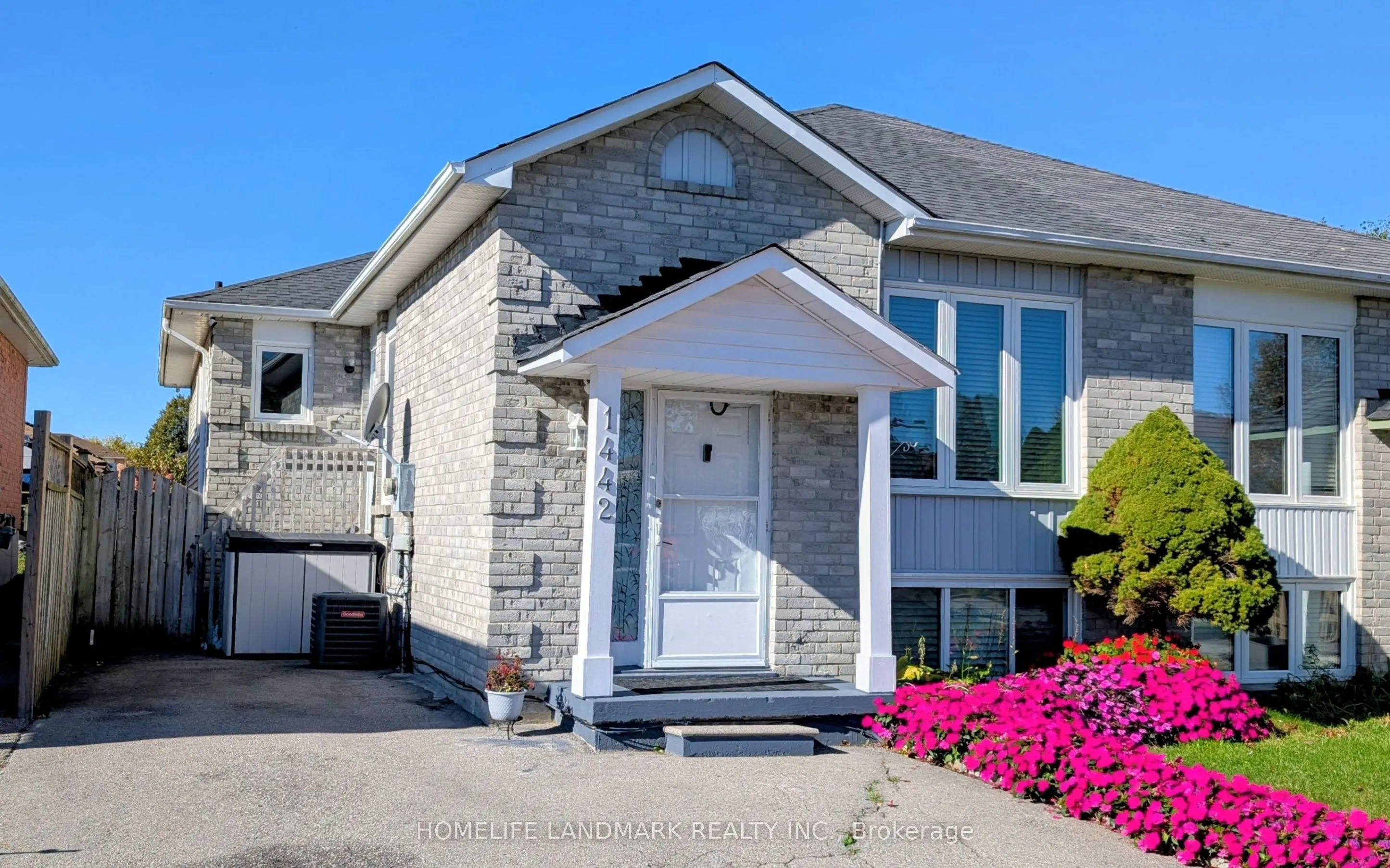 1442 Connery Crescent