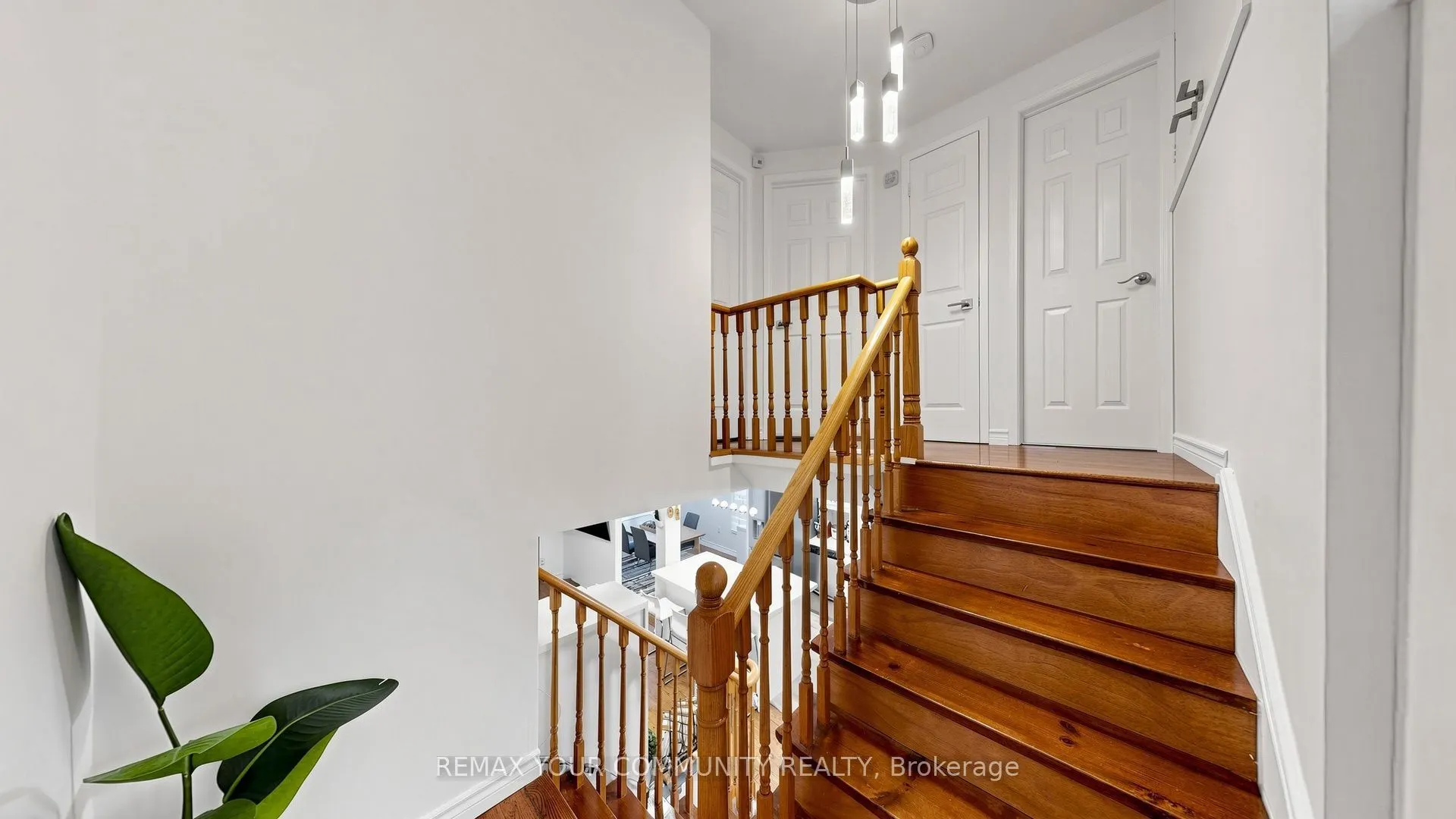 76 Deanscroft Square