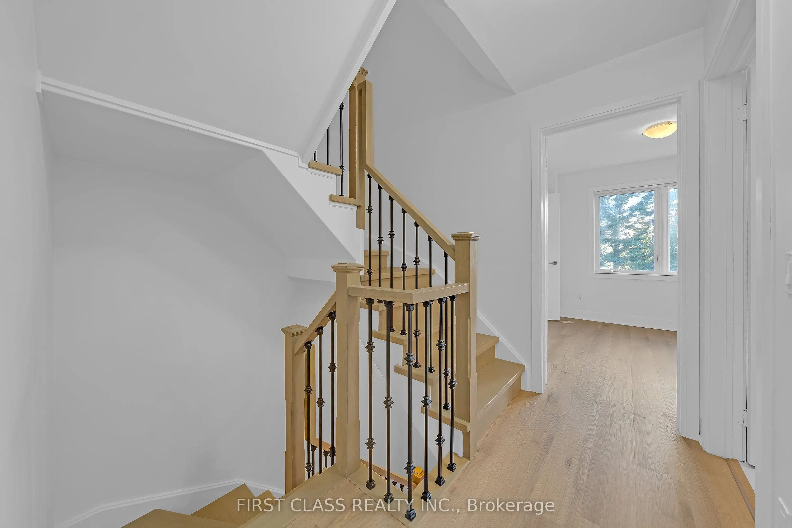 310 Village Green Square #14