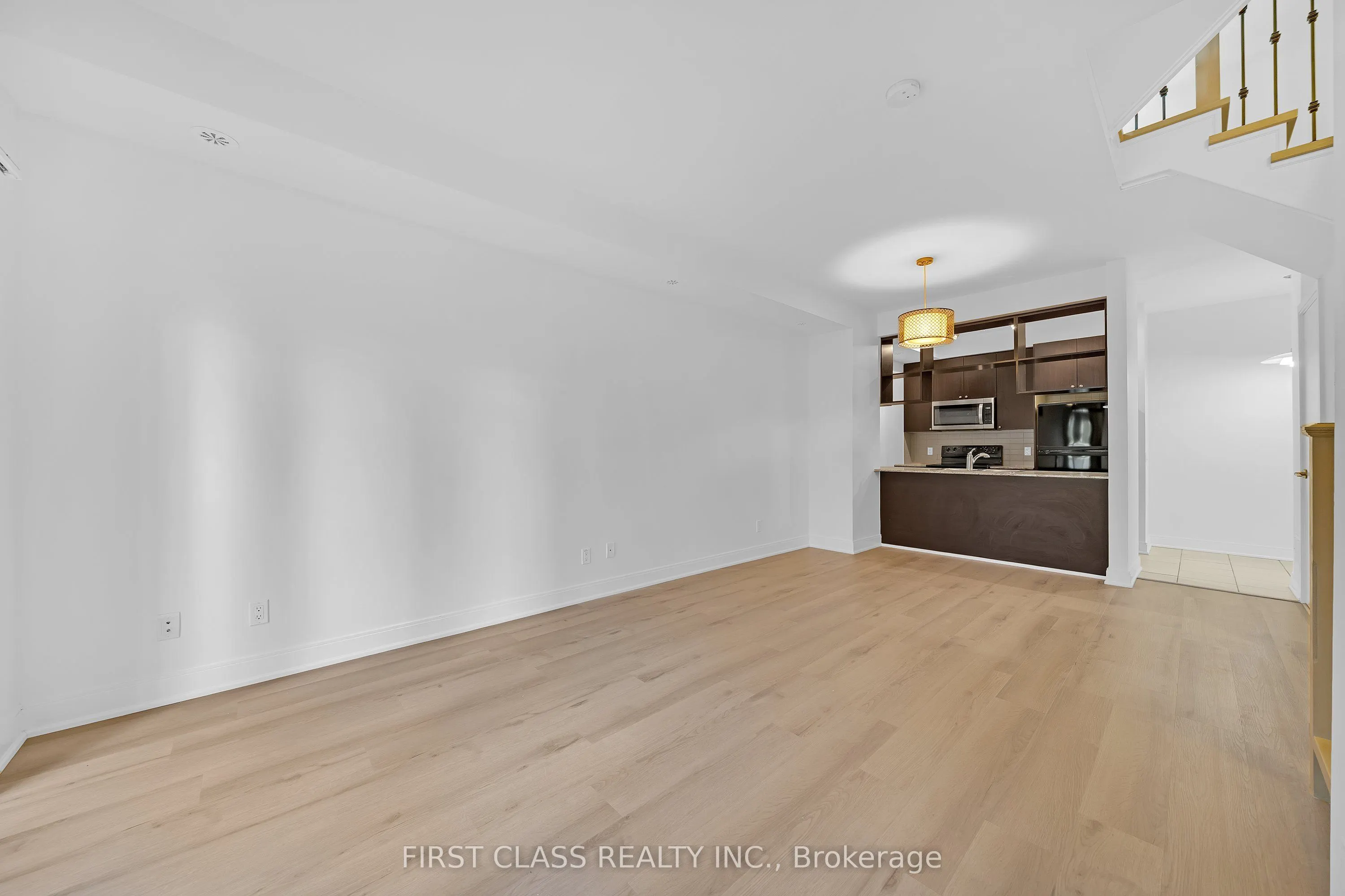 310 Village Green Square #14