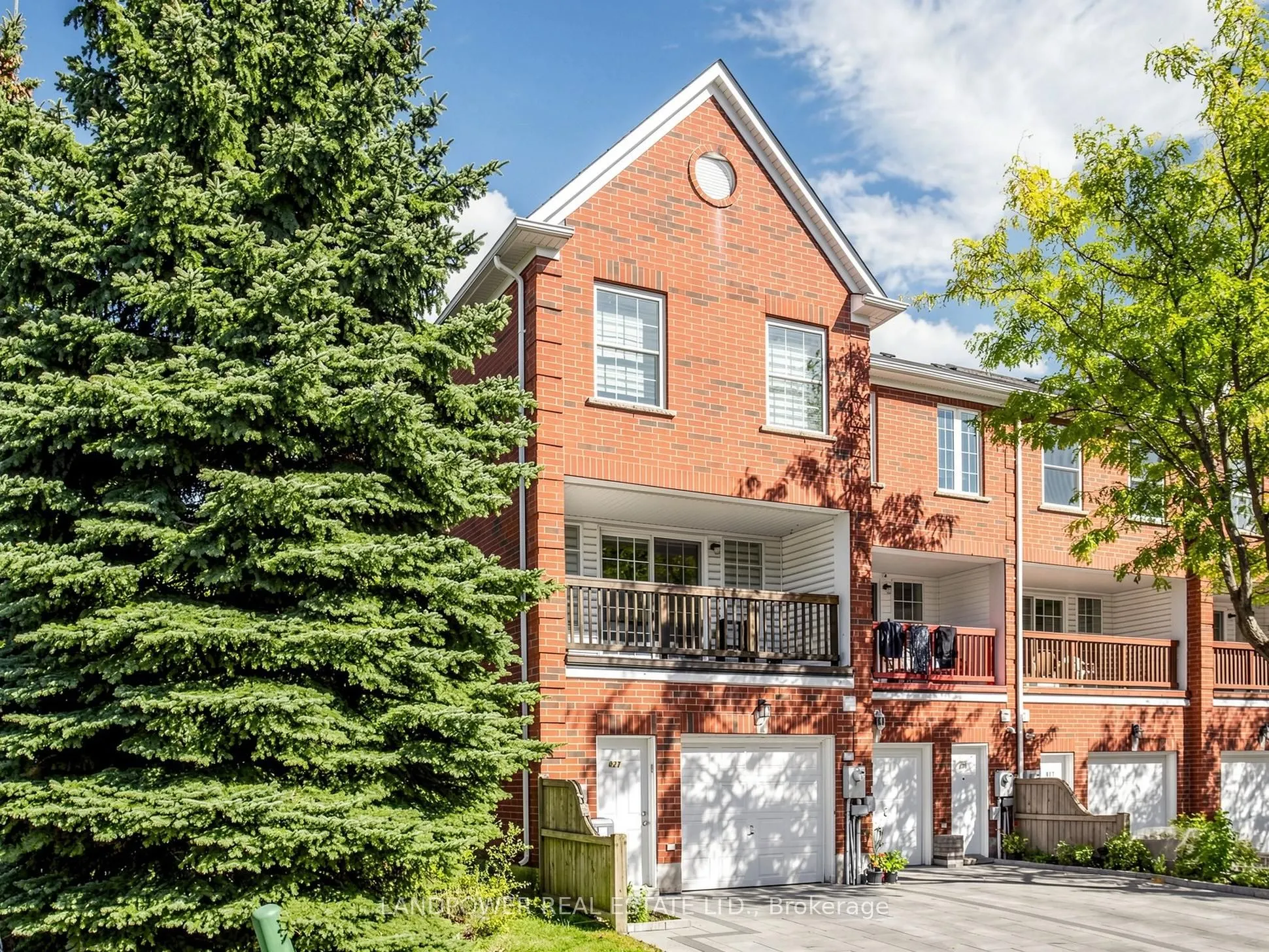 821 Sandhurst Circle #11