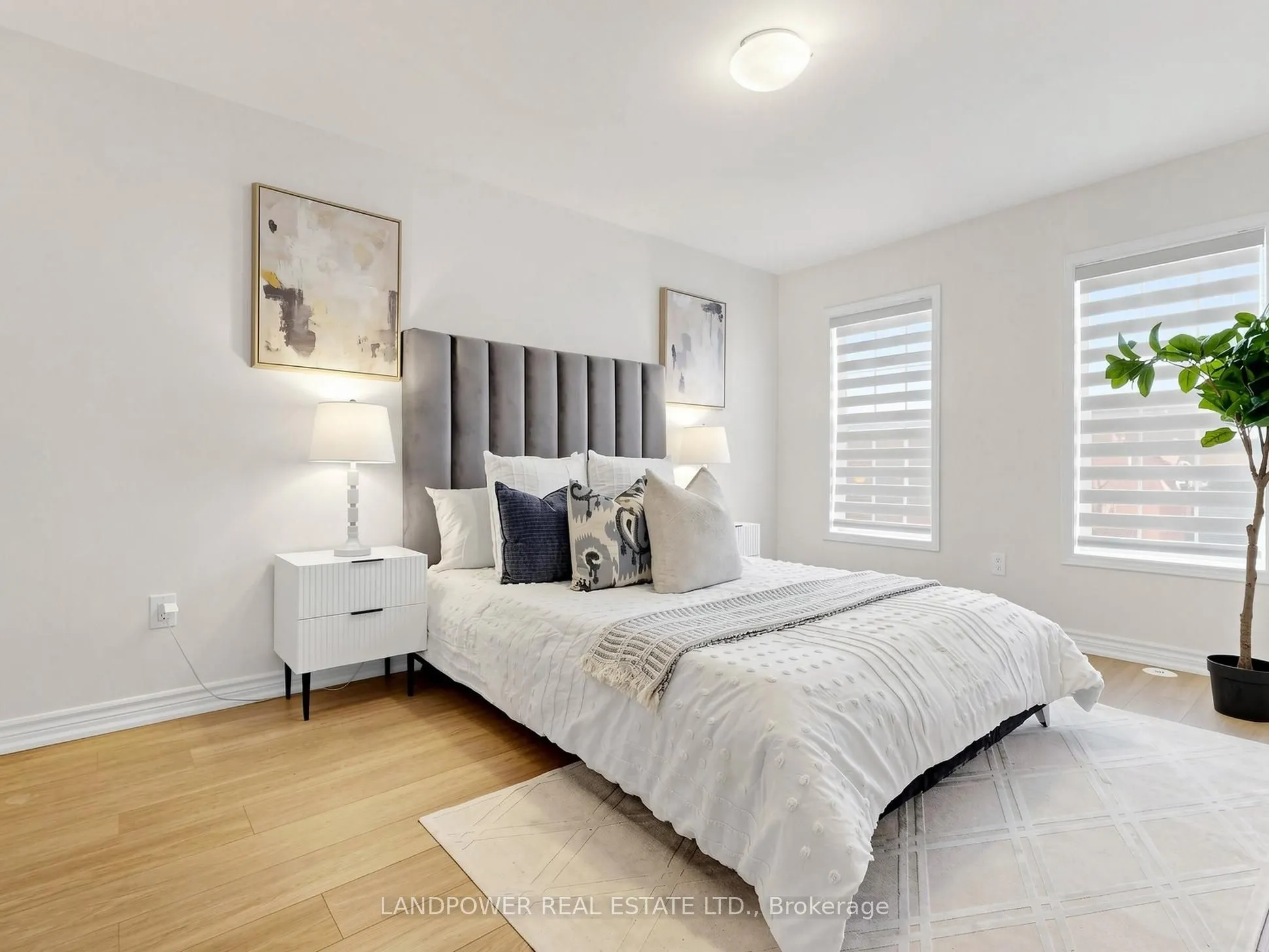 821 Sandhurst Circle #11