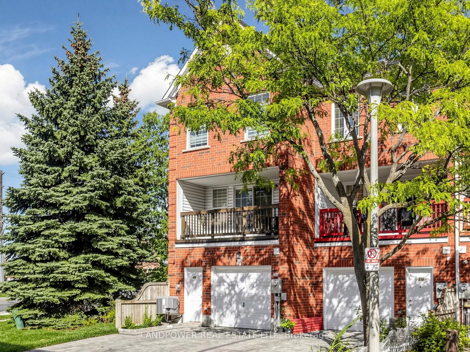 821 Sandhurst Circle #11