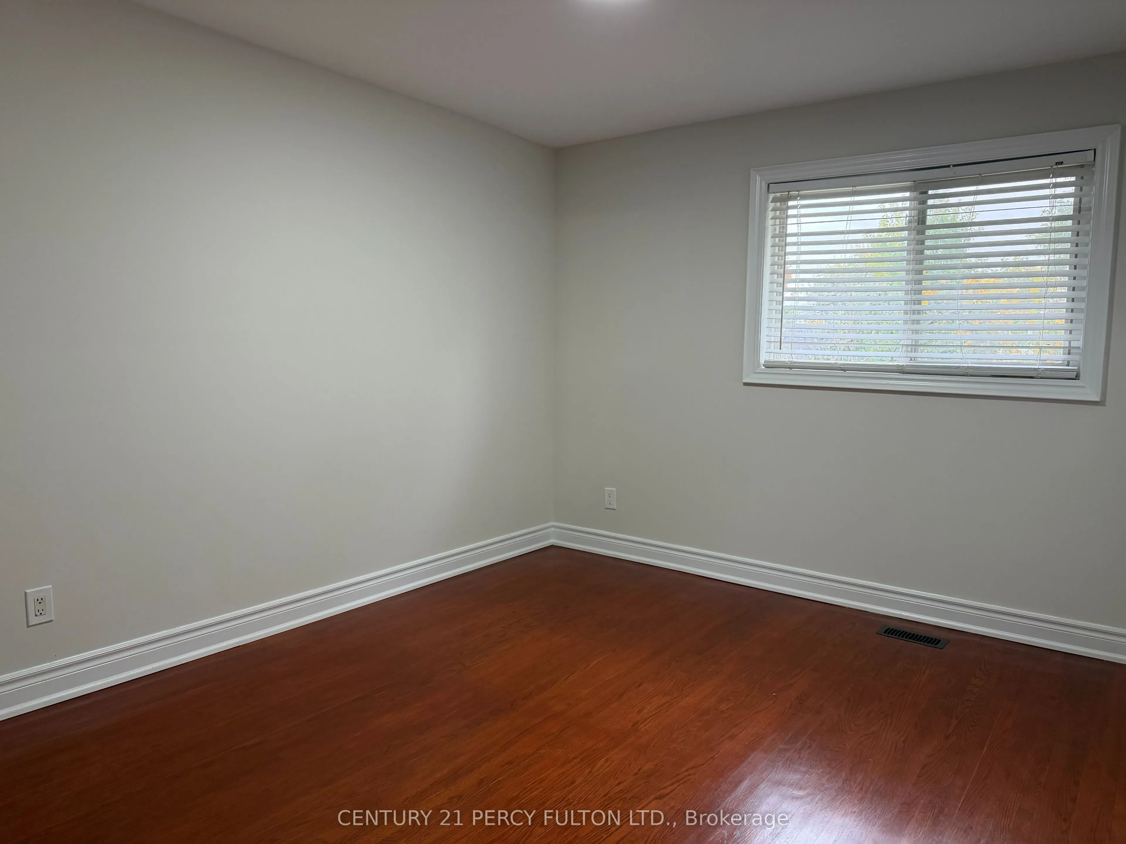 29 Lawnmere Crescent