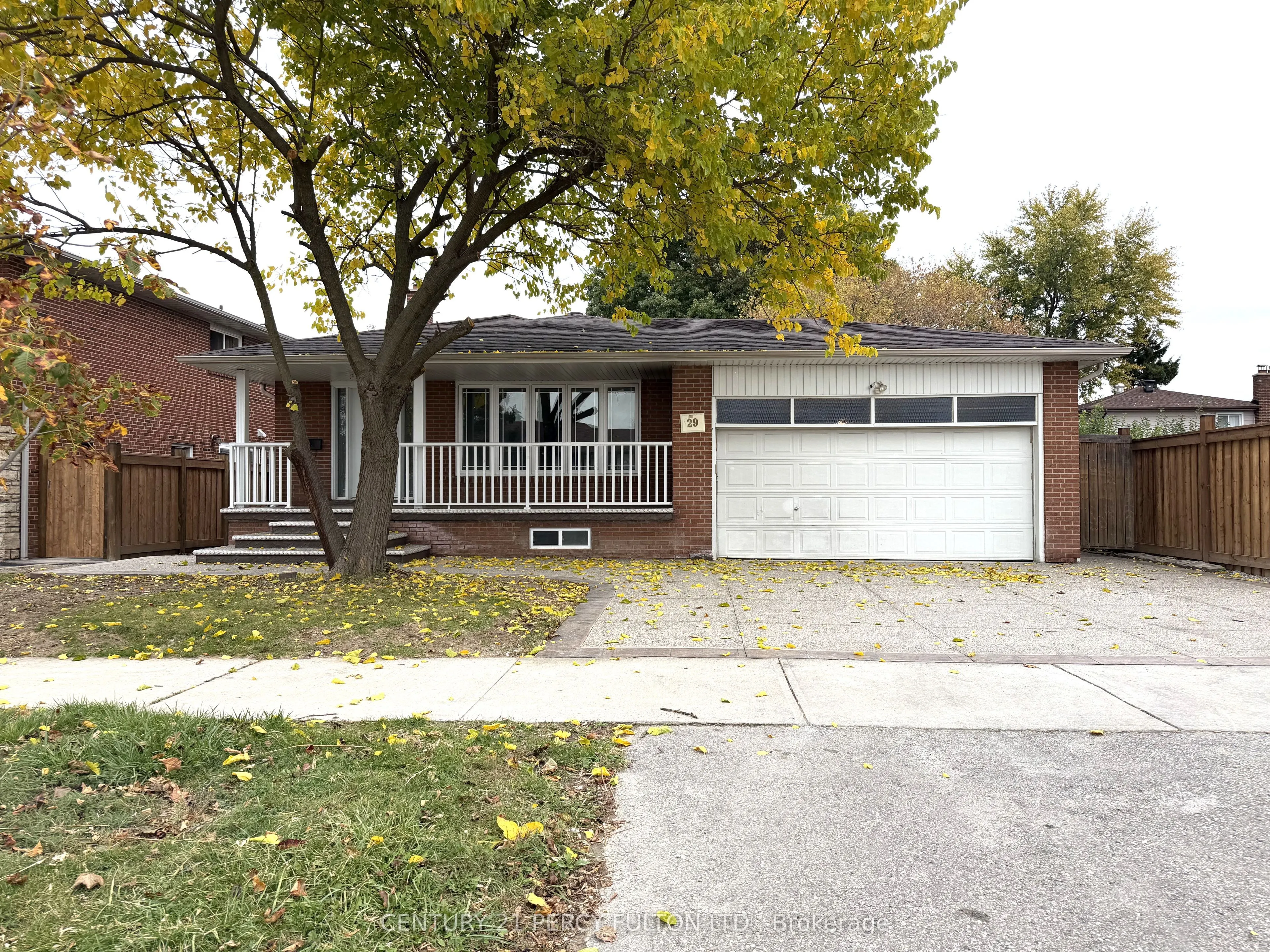 29 Lawnmere Crescent