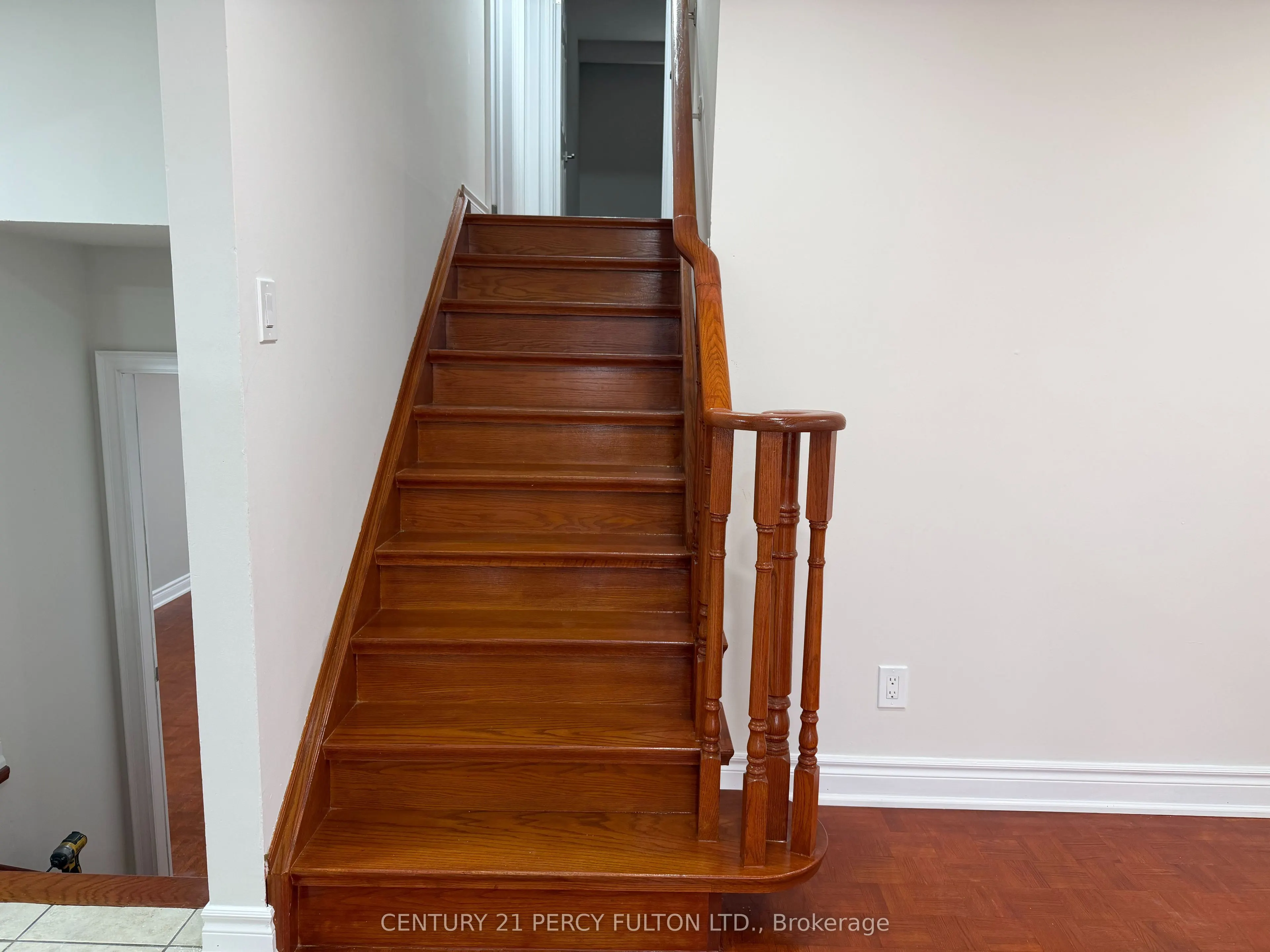 29 Lawnmere Crescent