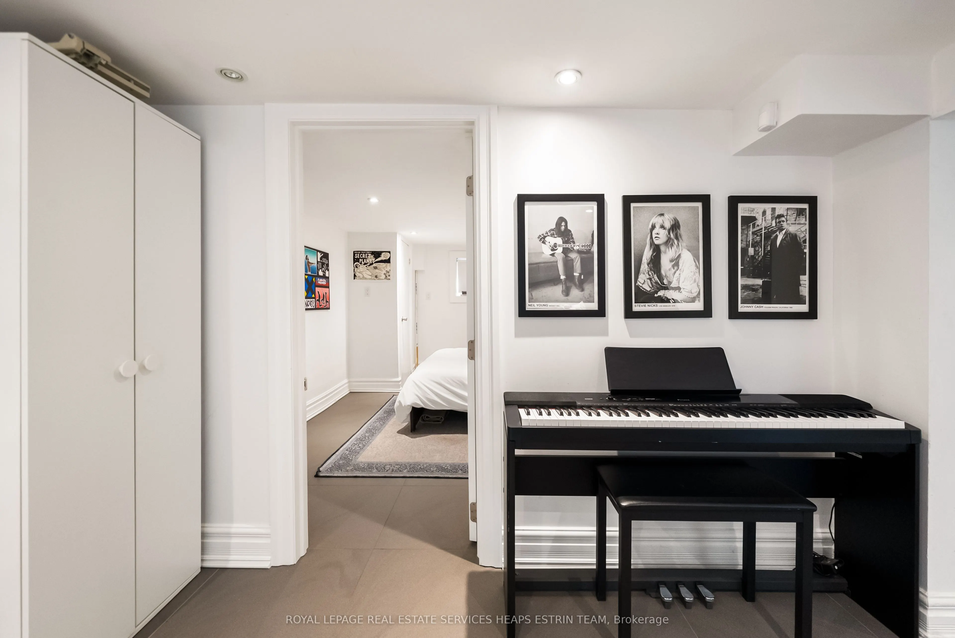 14 De Grassi Street