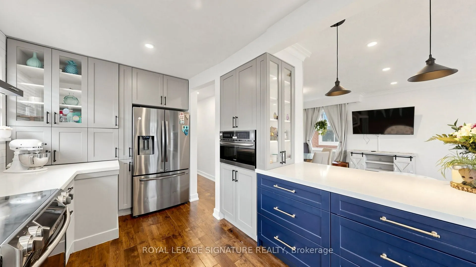 33 Neapolitan Drive