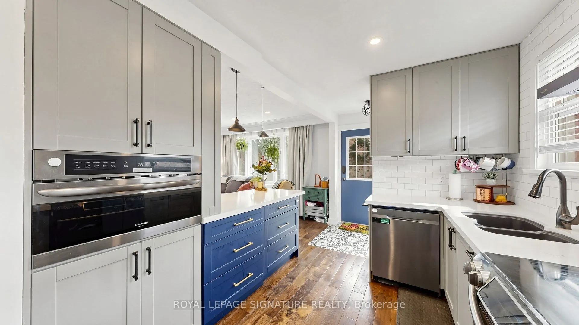 33 Neapolitan Drive