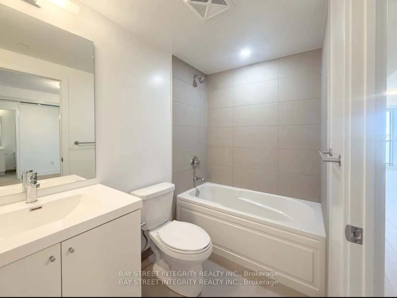 2545 Simcoe Street N #420