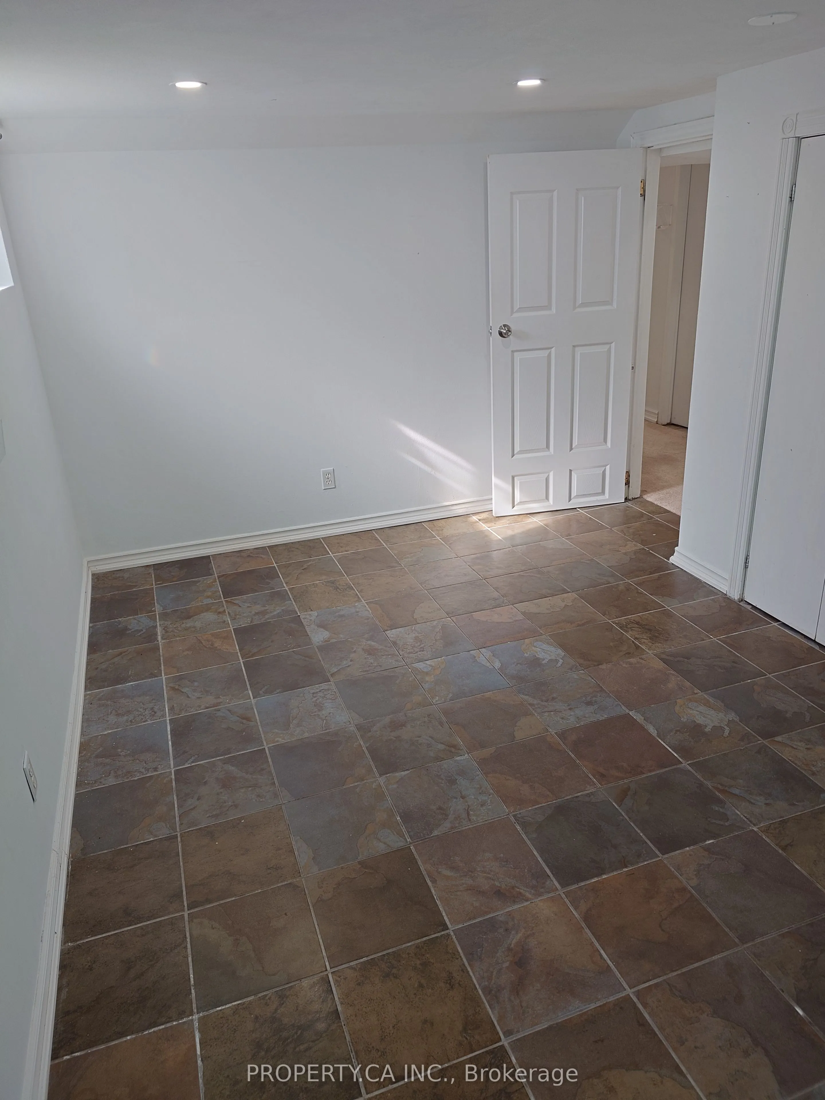 883 Grenoble Boulevard #Basement