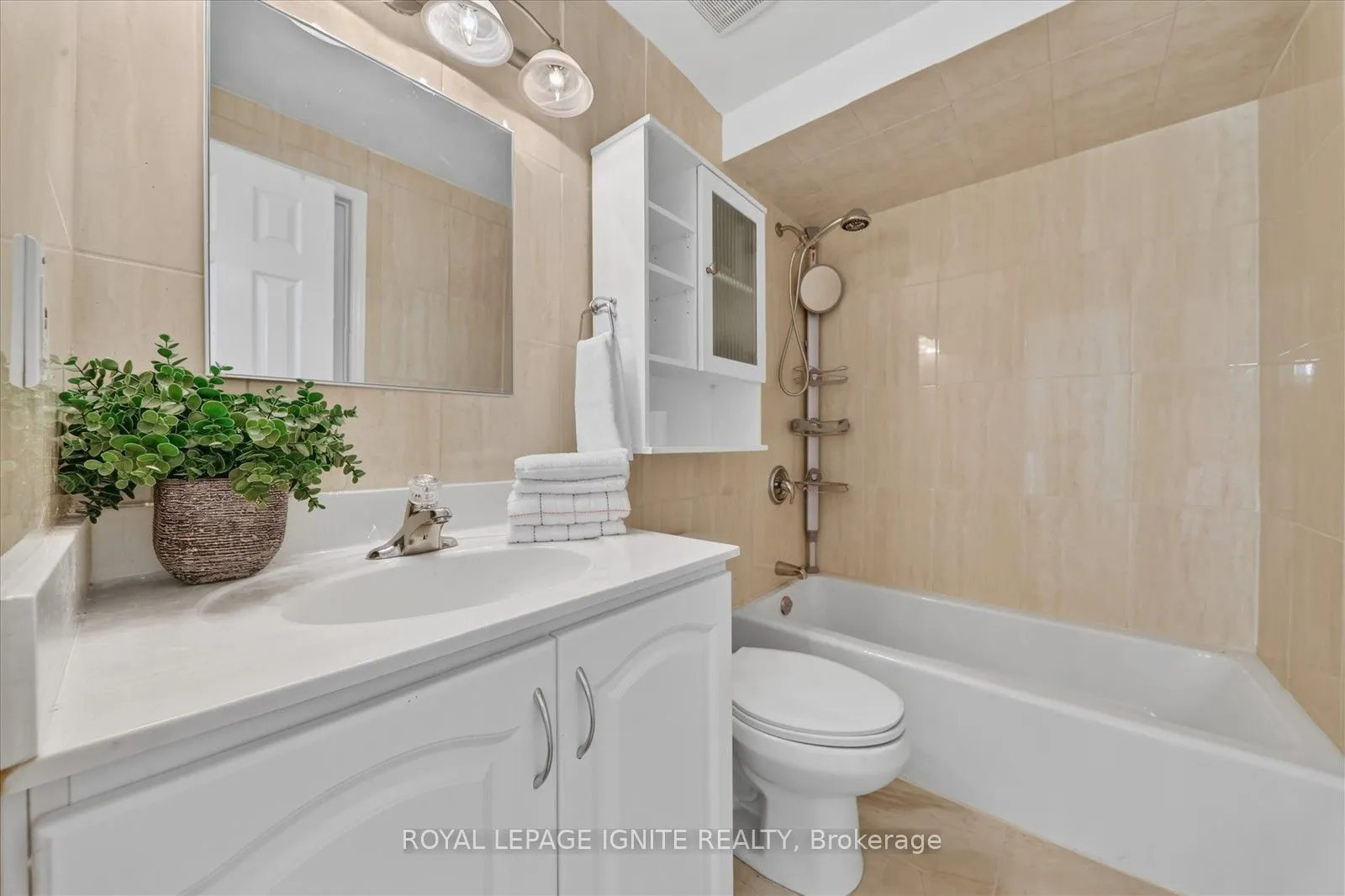 200 Murison Boulevard #33