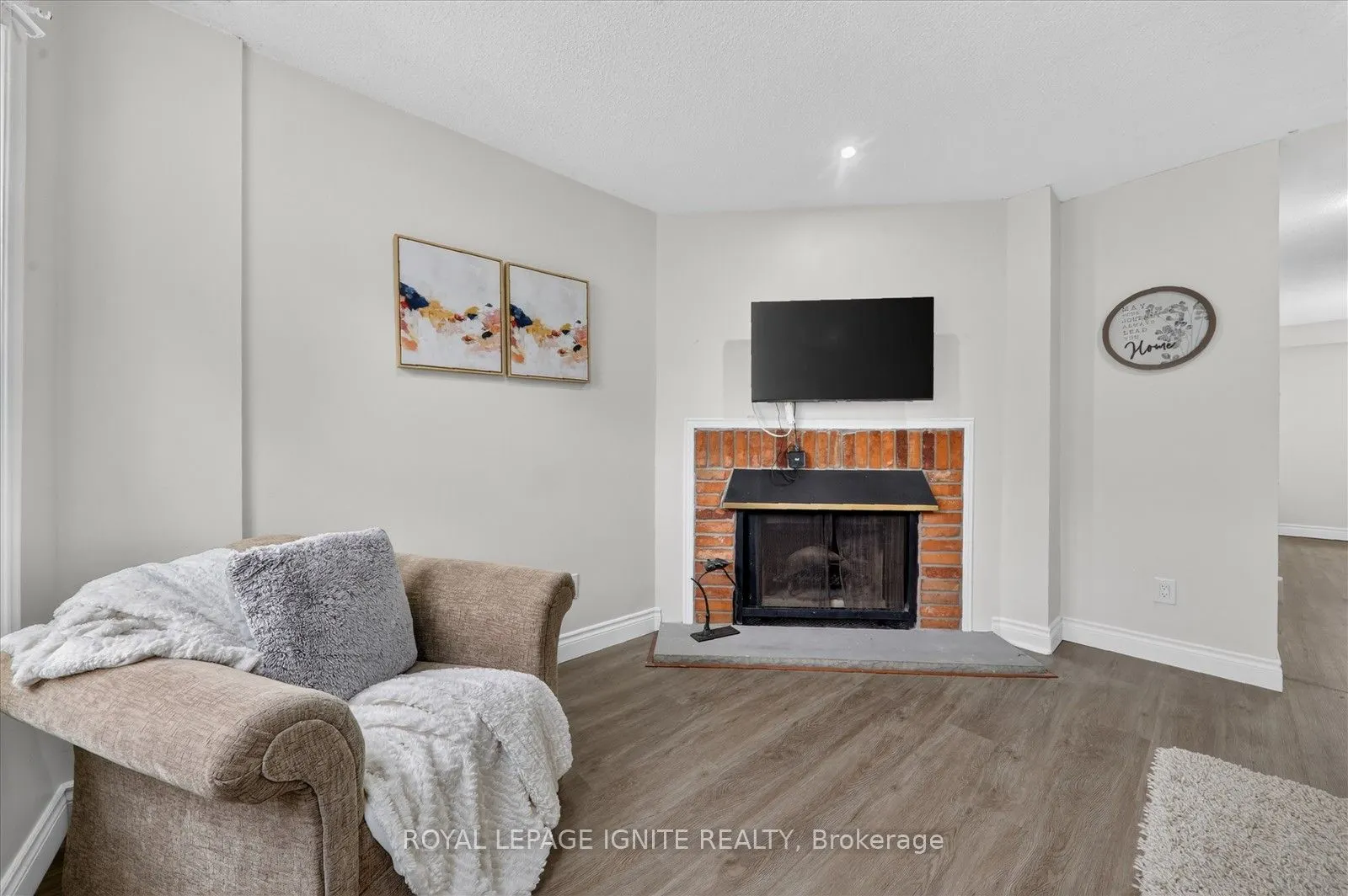 200 Murison Boulevard #33