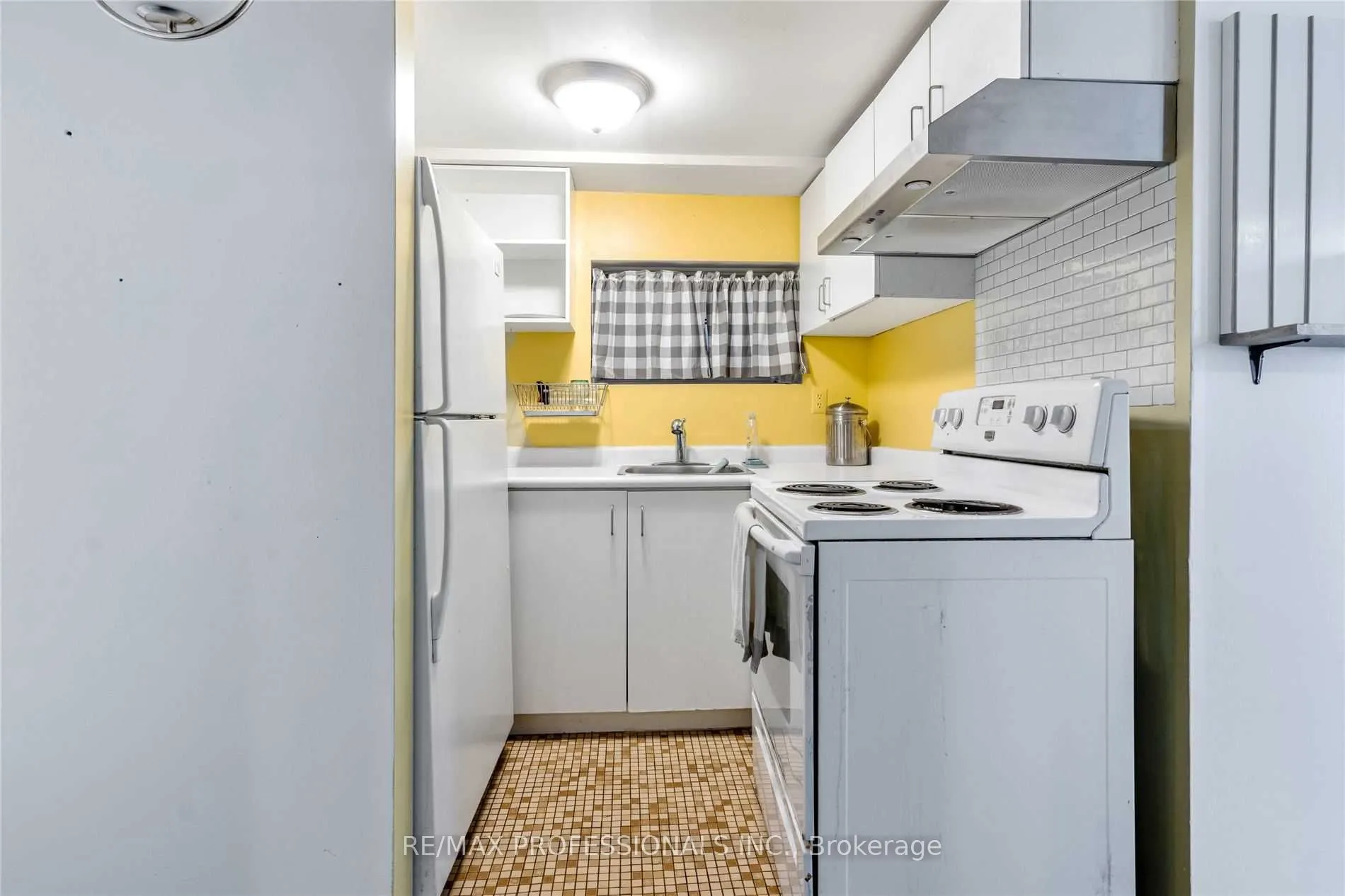 39 Albemarle Avenue #1