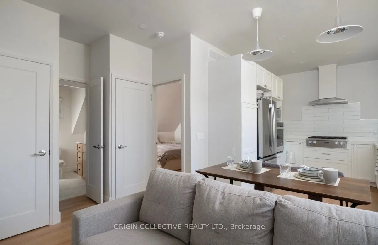 8 Oakdene Crescent