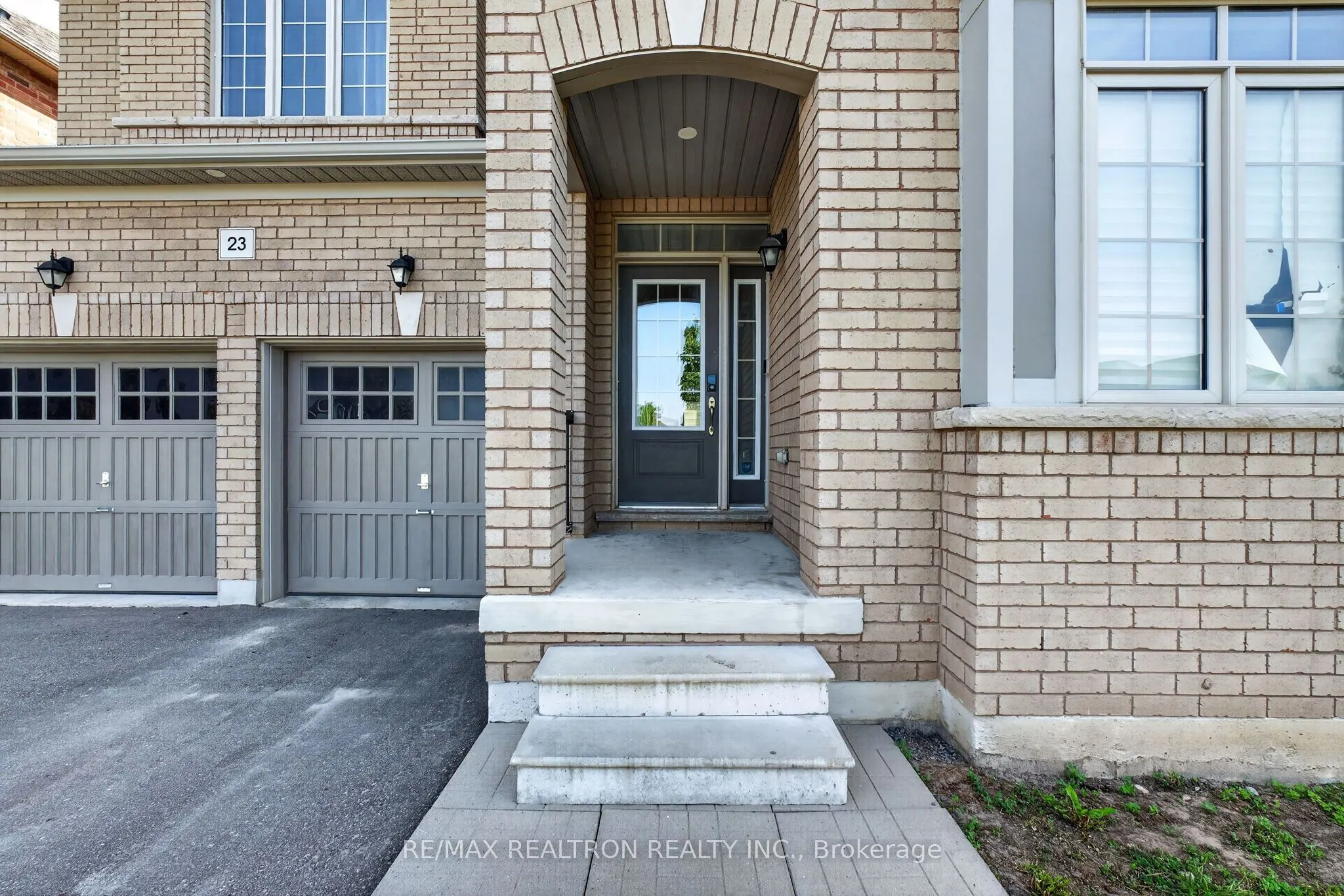 23 Douglas Kemp Crescent