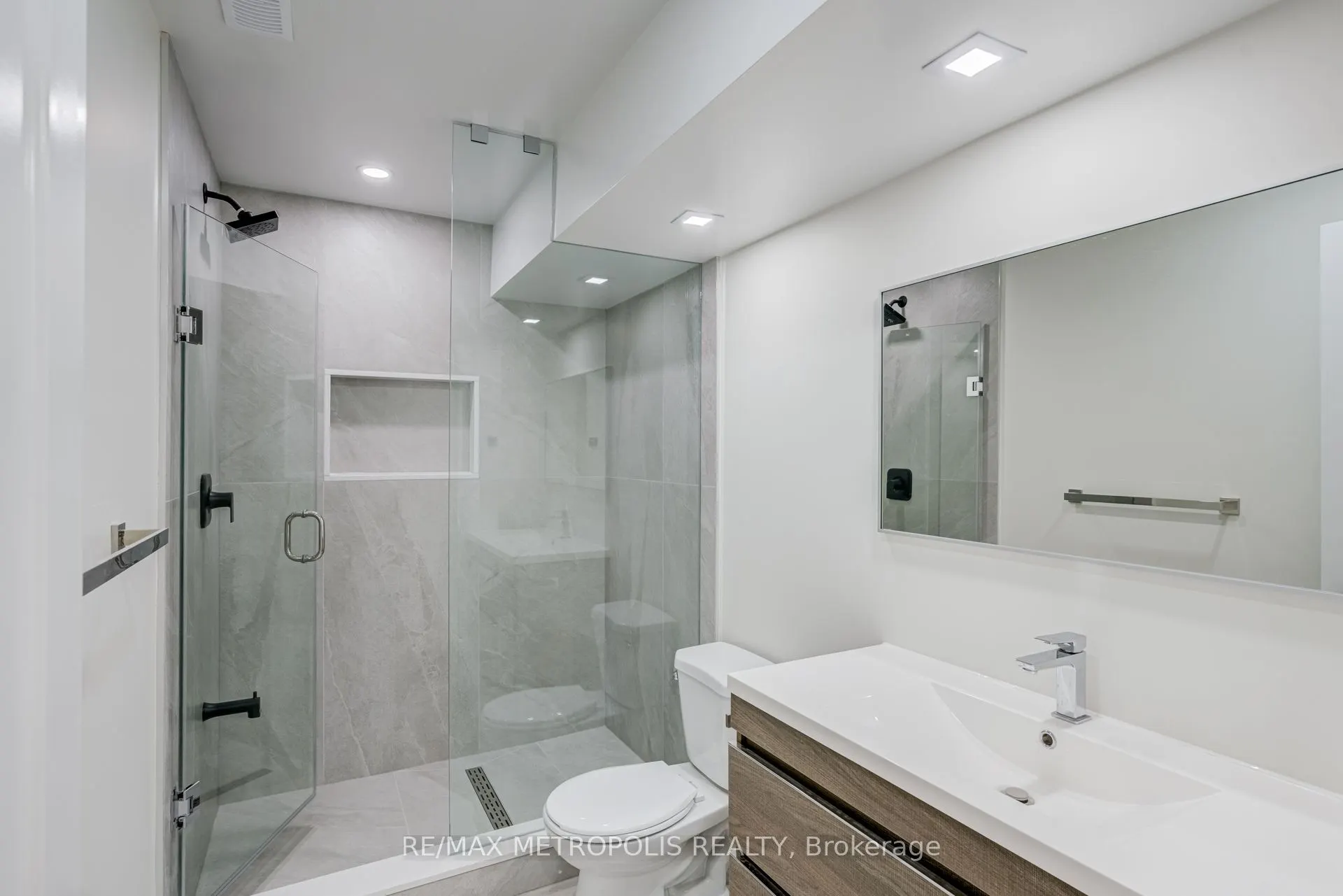 43 Bridgeland Drive #BSMT