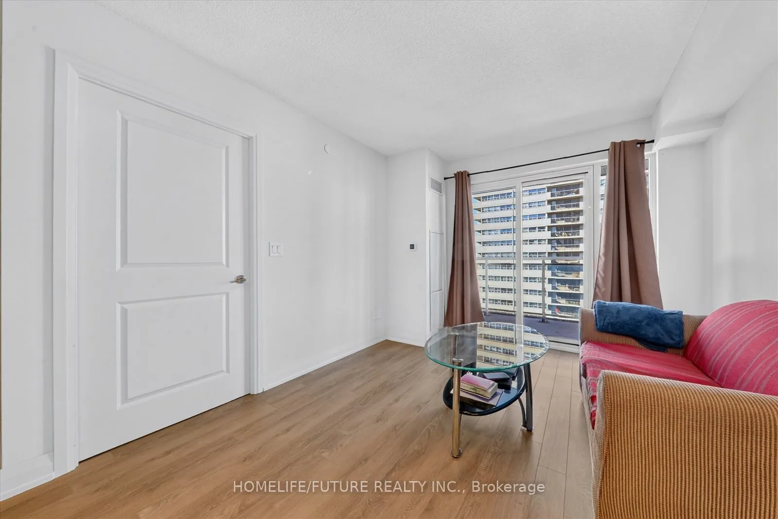 20 Meadowglen Place #907