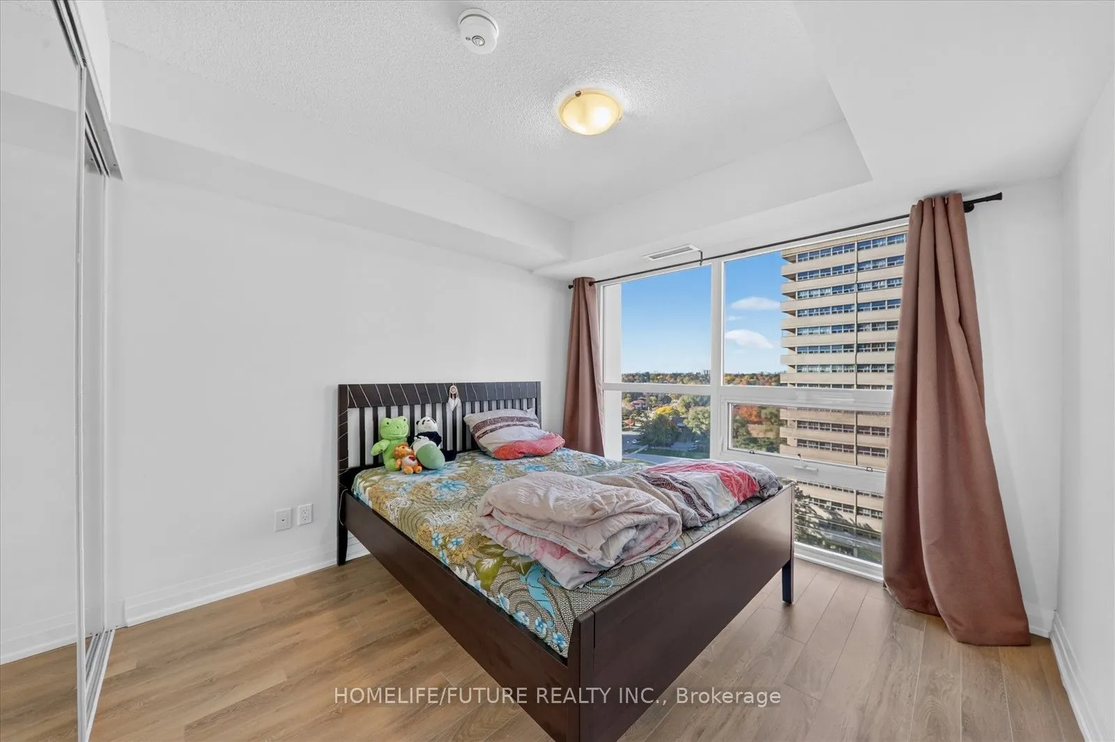 20 Meadowglen Place #907