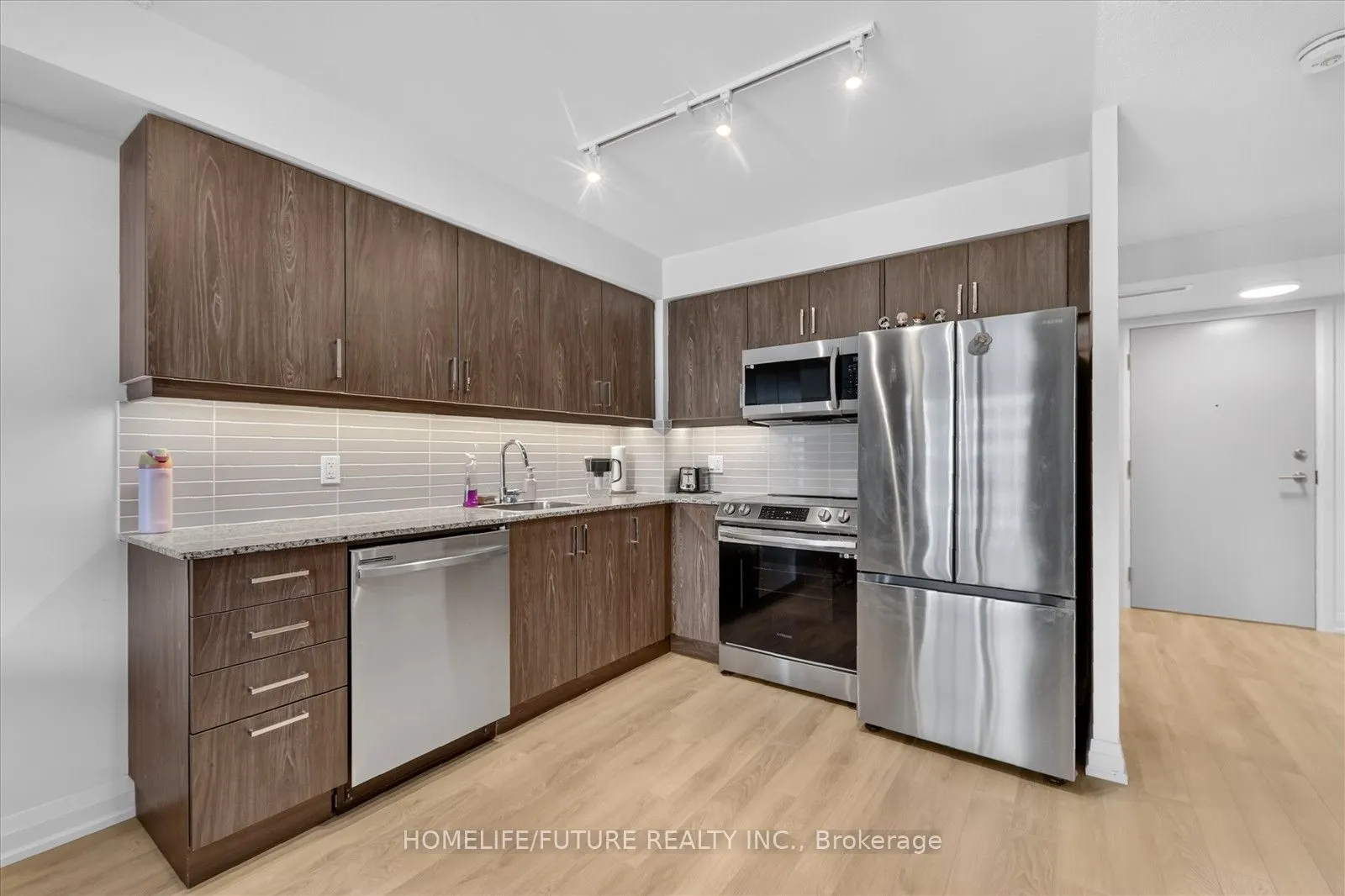20 Meadowglen Place #907