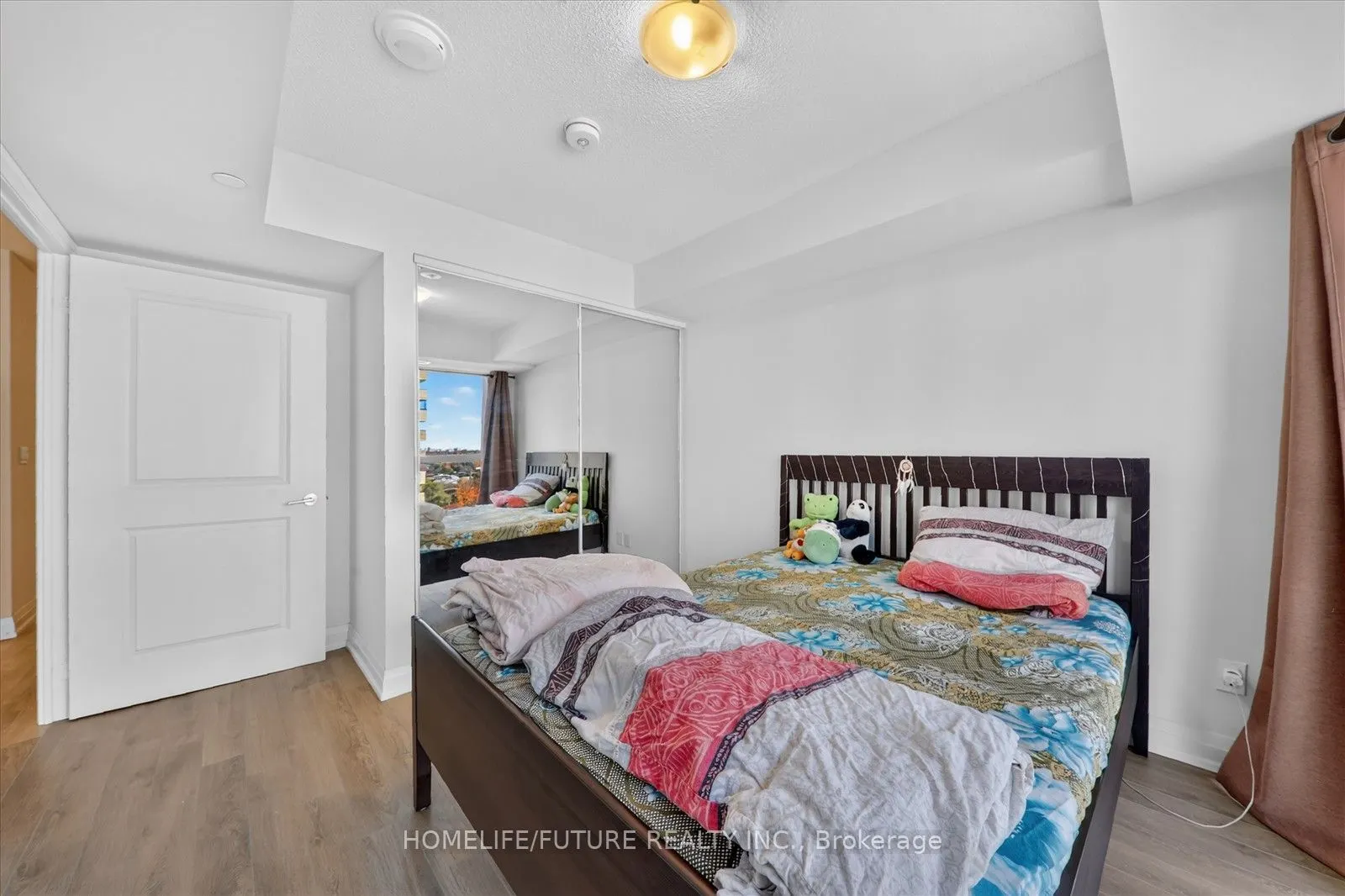 20 Meadowglen Place #907