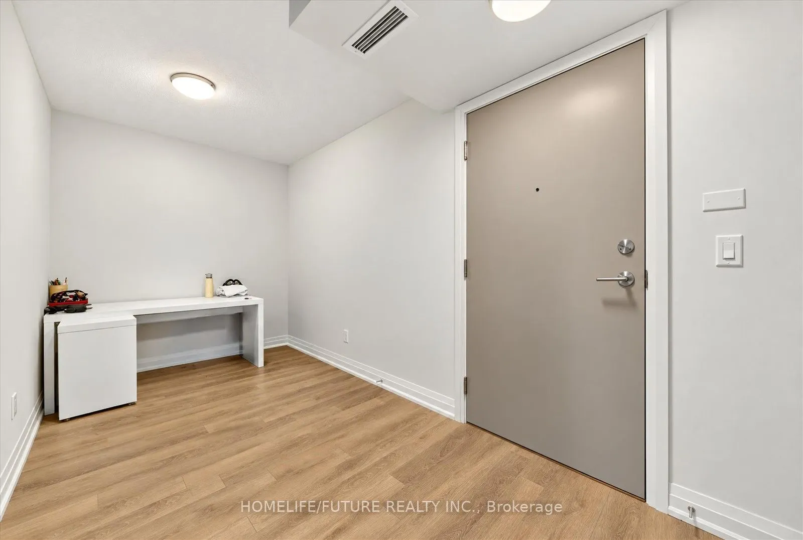 20 Meadowglen Place #907