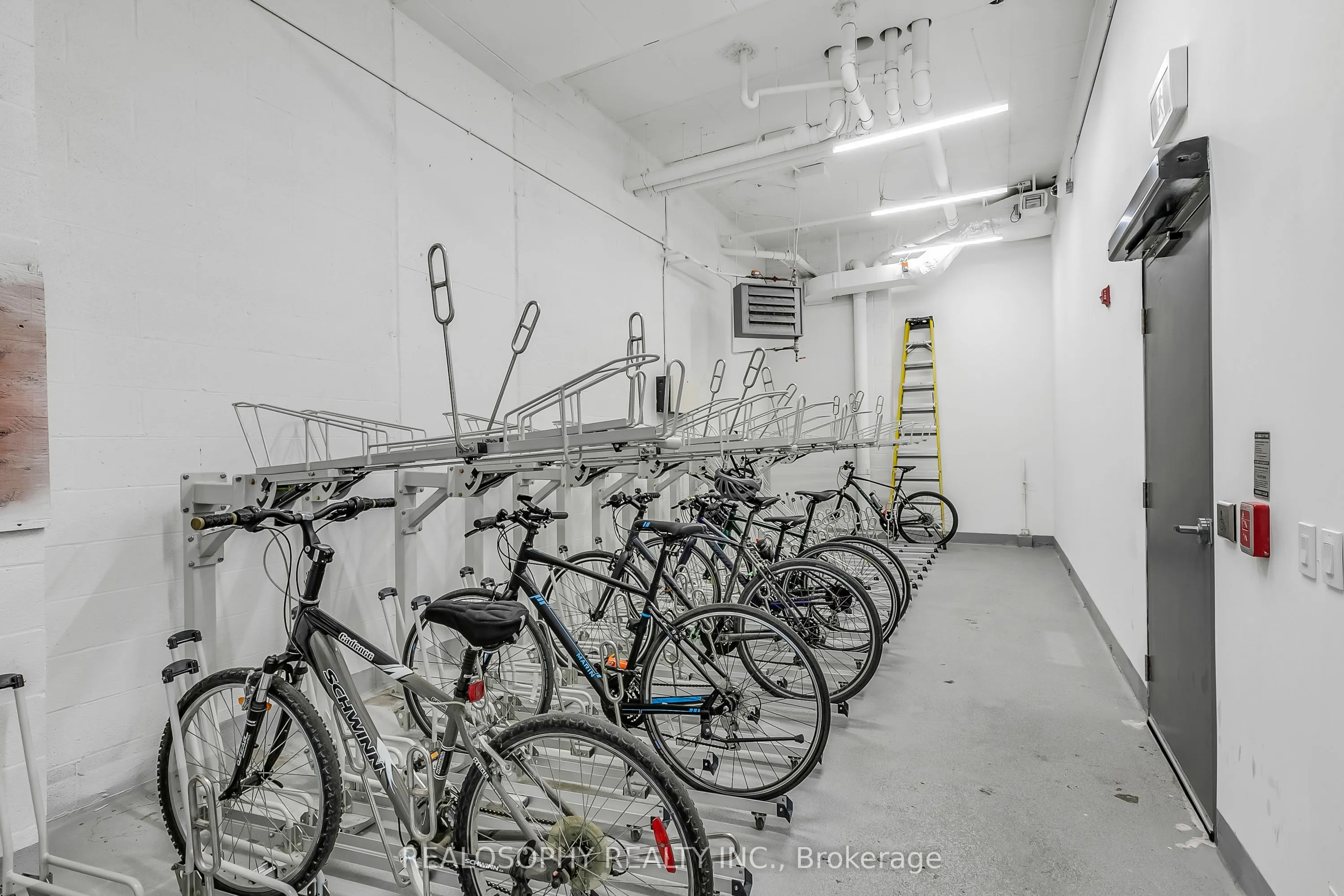 115 Larchmount Avenue #501