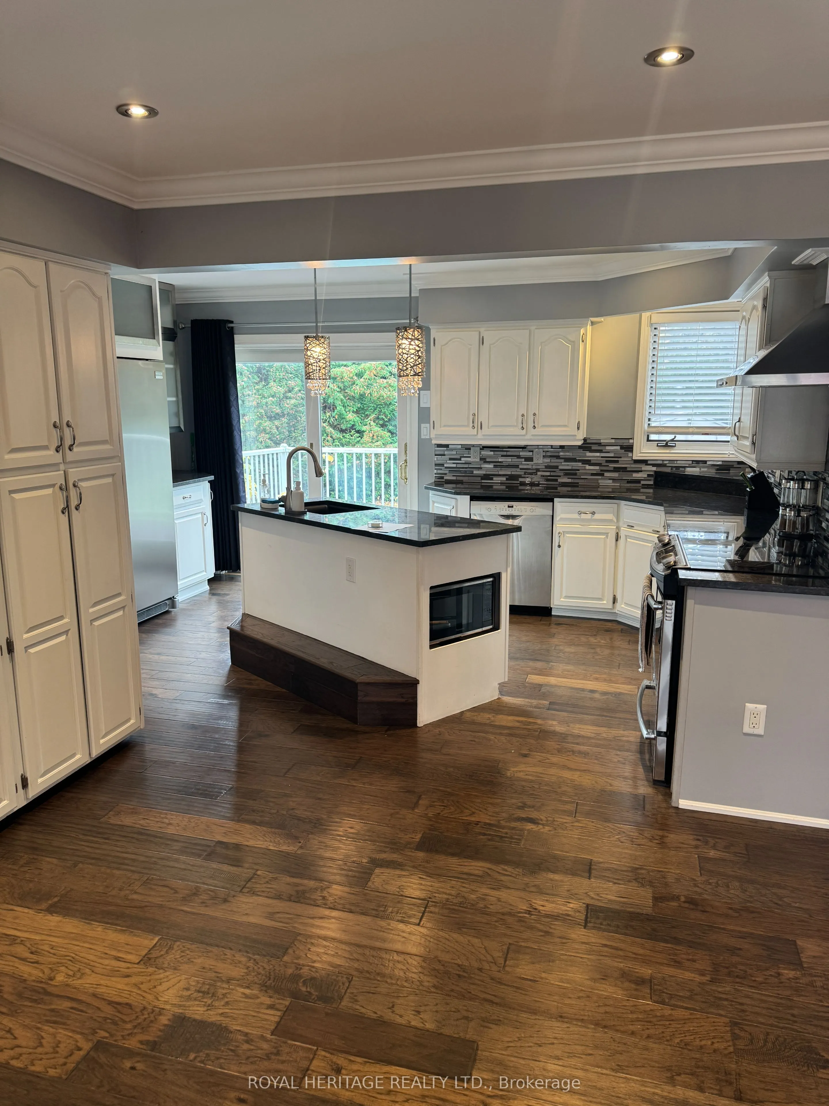 349 Carnaby Court