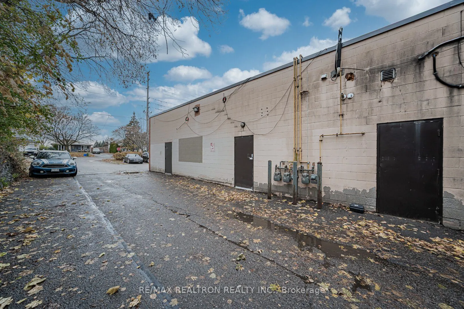 555 Rossland Road E #2