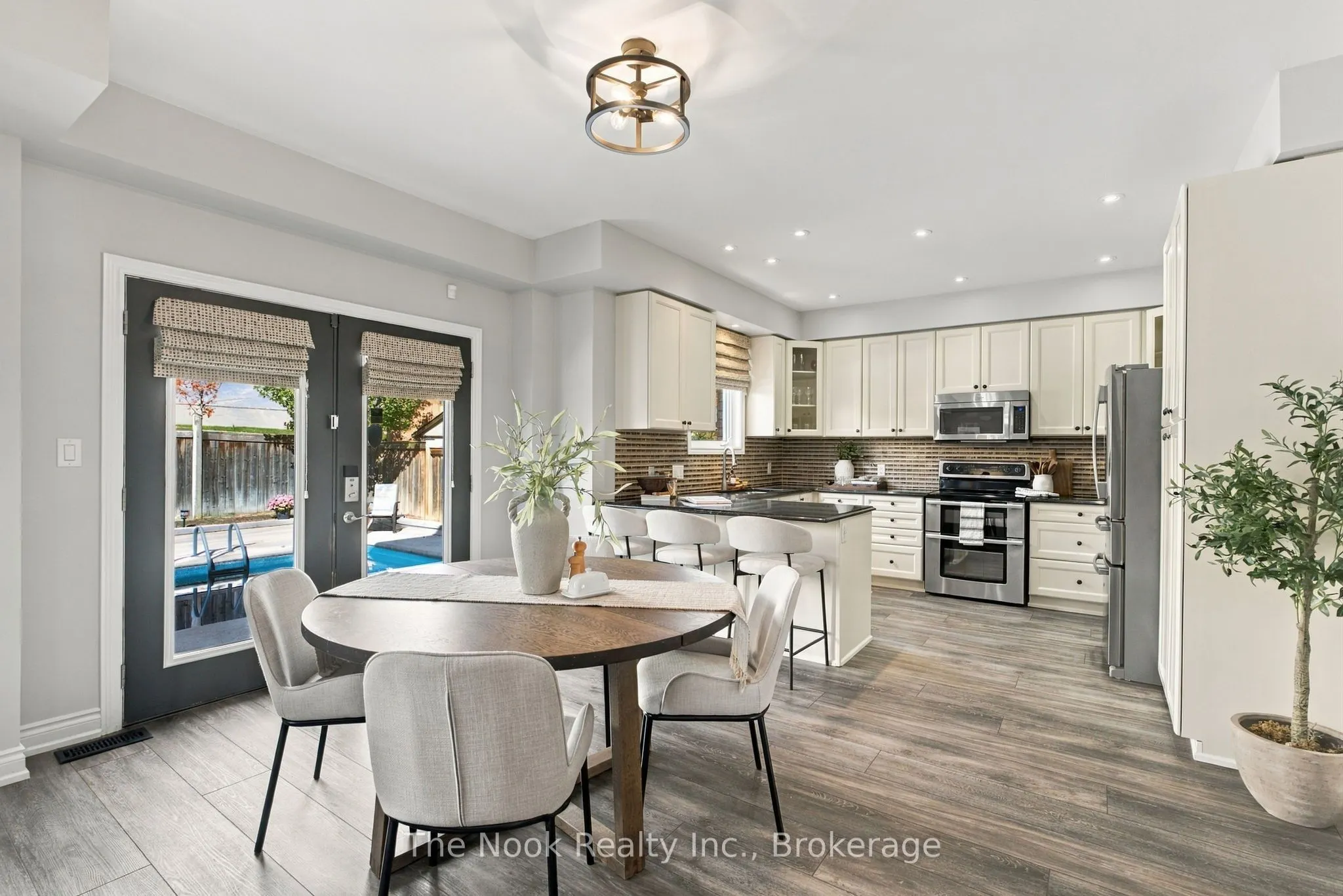 966 Hinterland Court