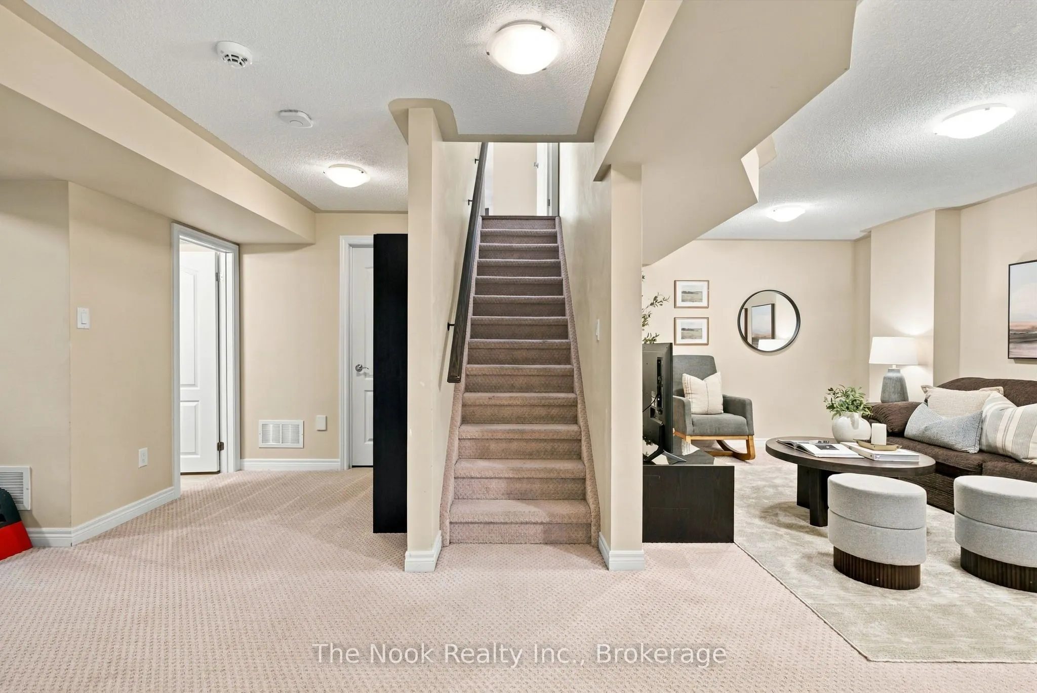 966 Hinterland Court