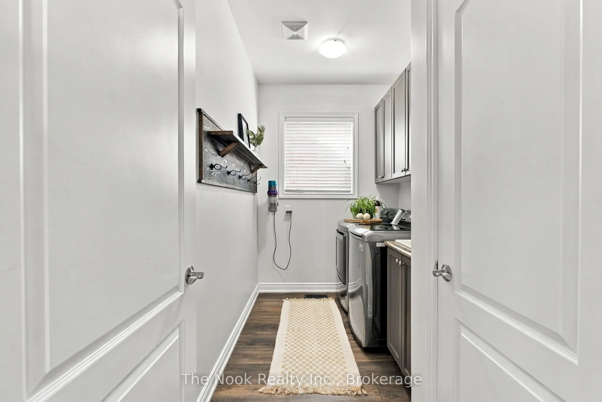 966 Hinterland Court