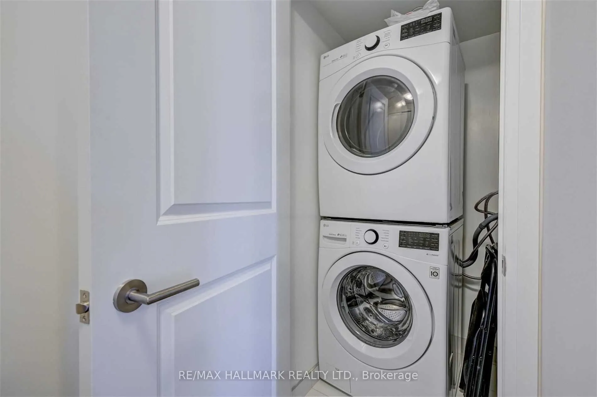 2301 Danforth Avenue #415