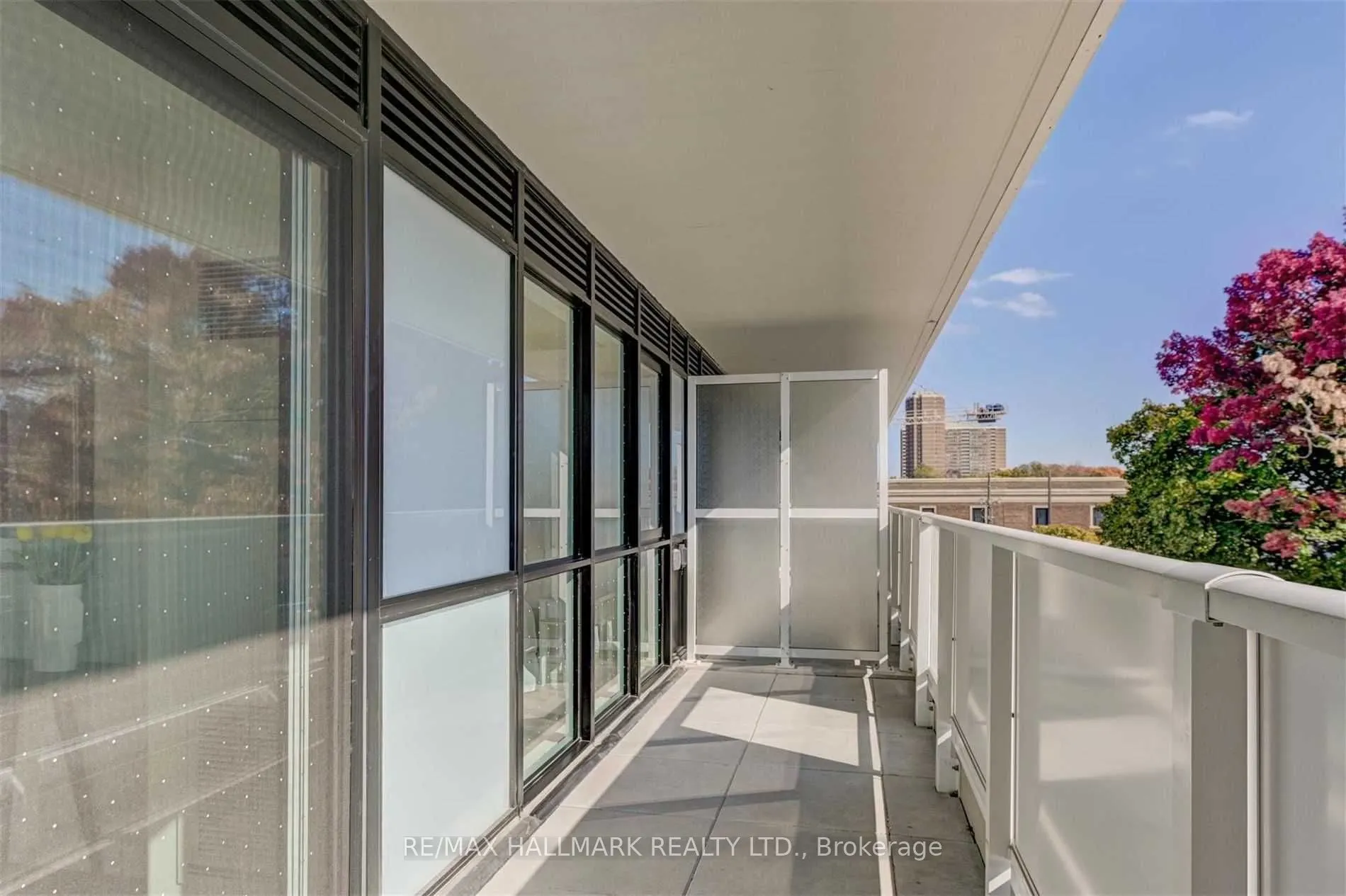 2301 Danforth Avenue #415