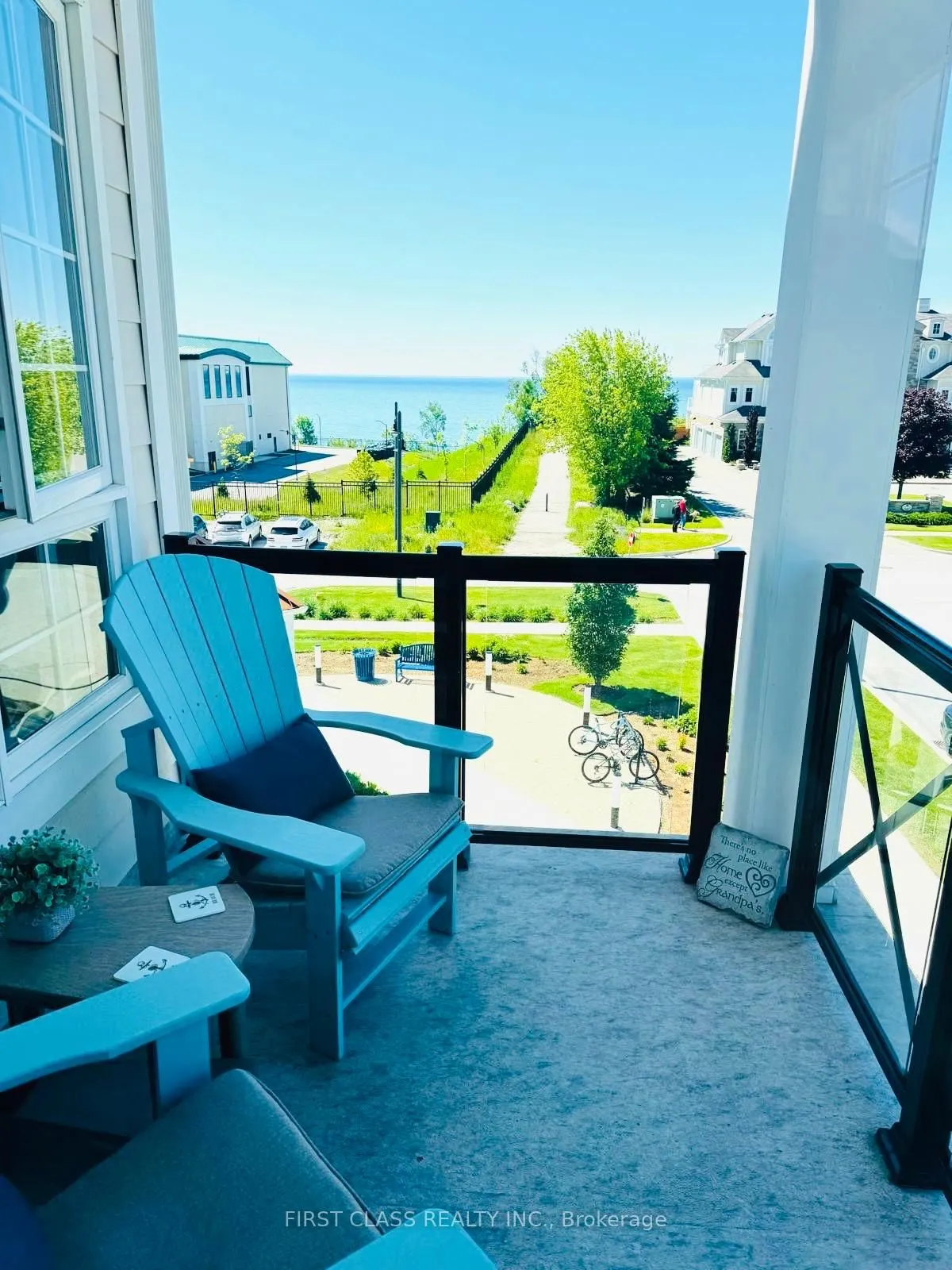 50 Lakebreeze Drive #306
