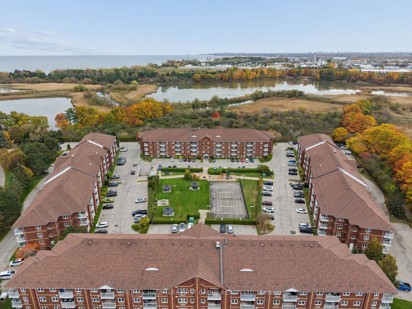 191 Lake Driveway W #401