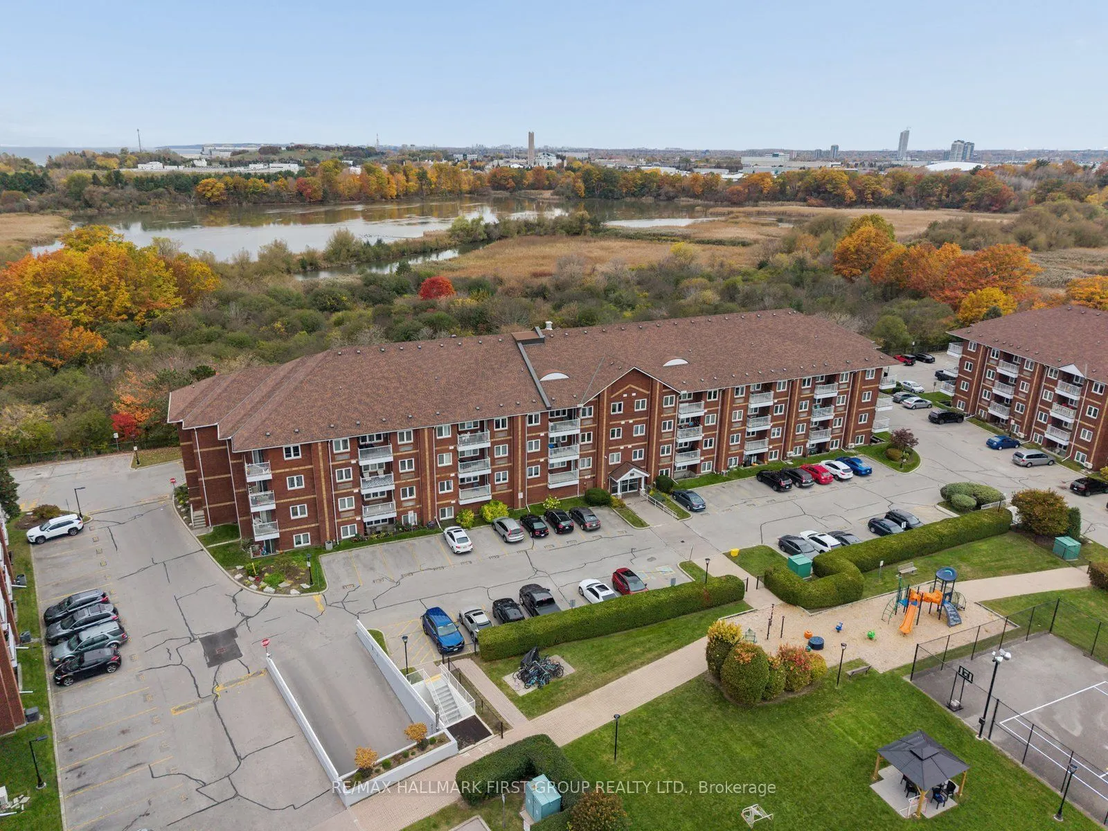 191 Lake Driveway W #401
