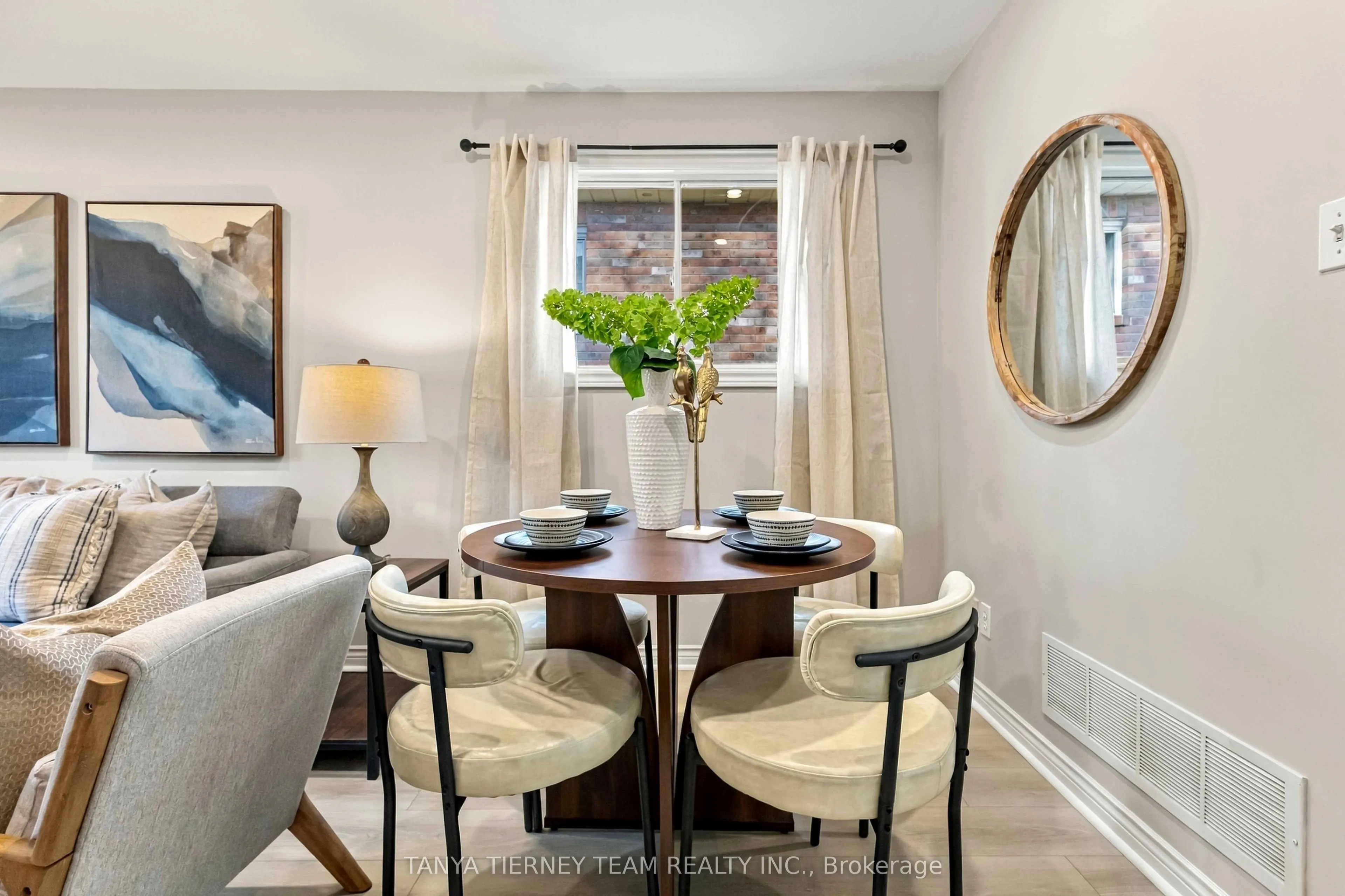 509 Dunlop Street W