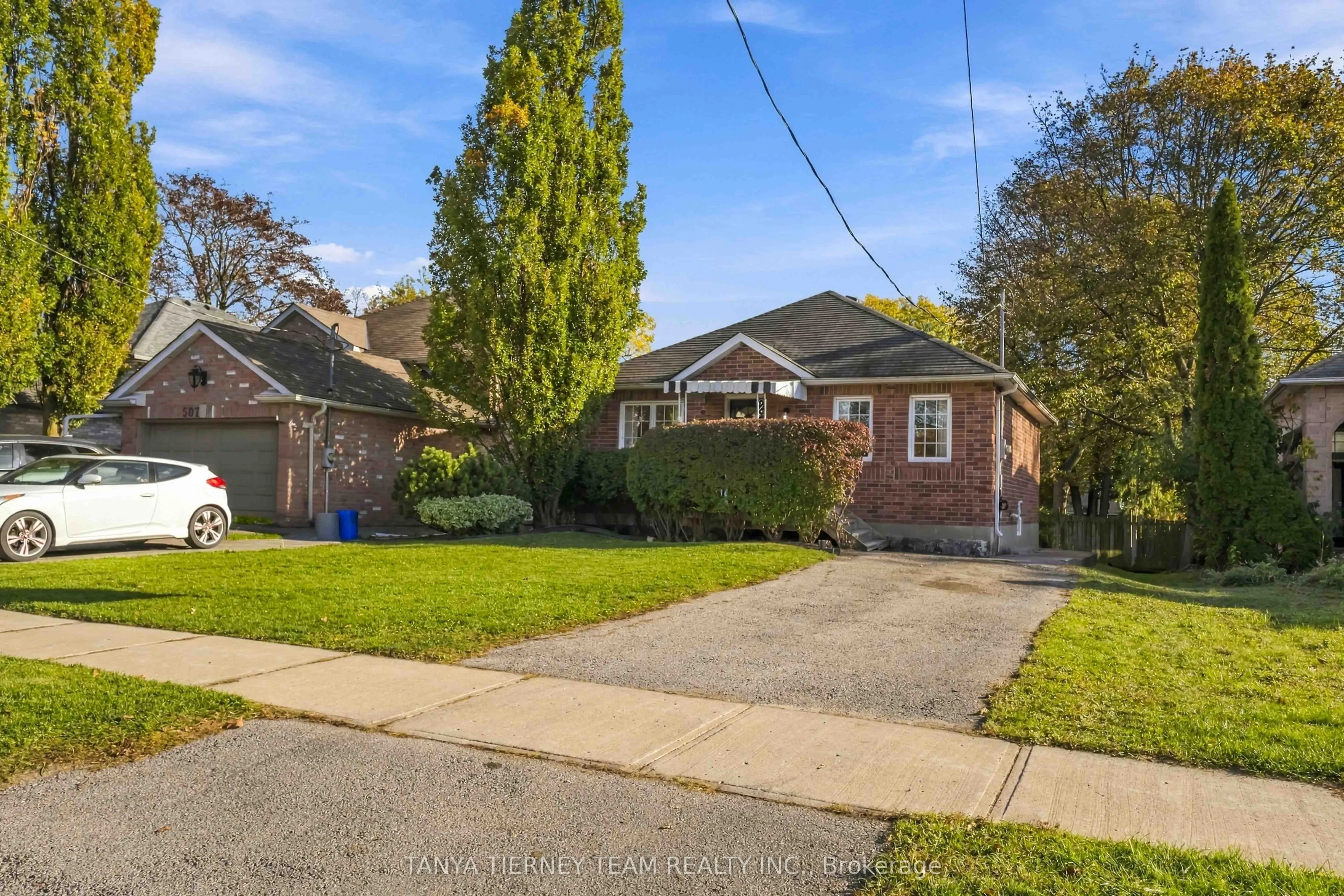 509 Dunlop Street W