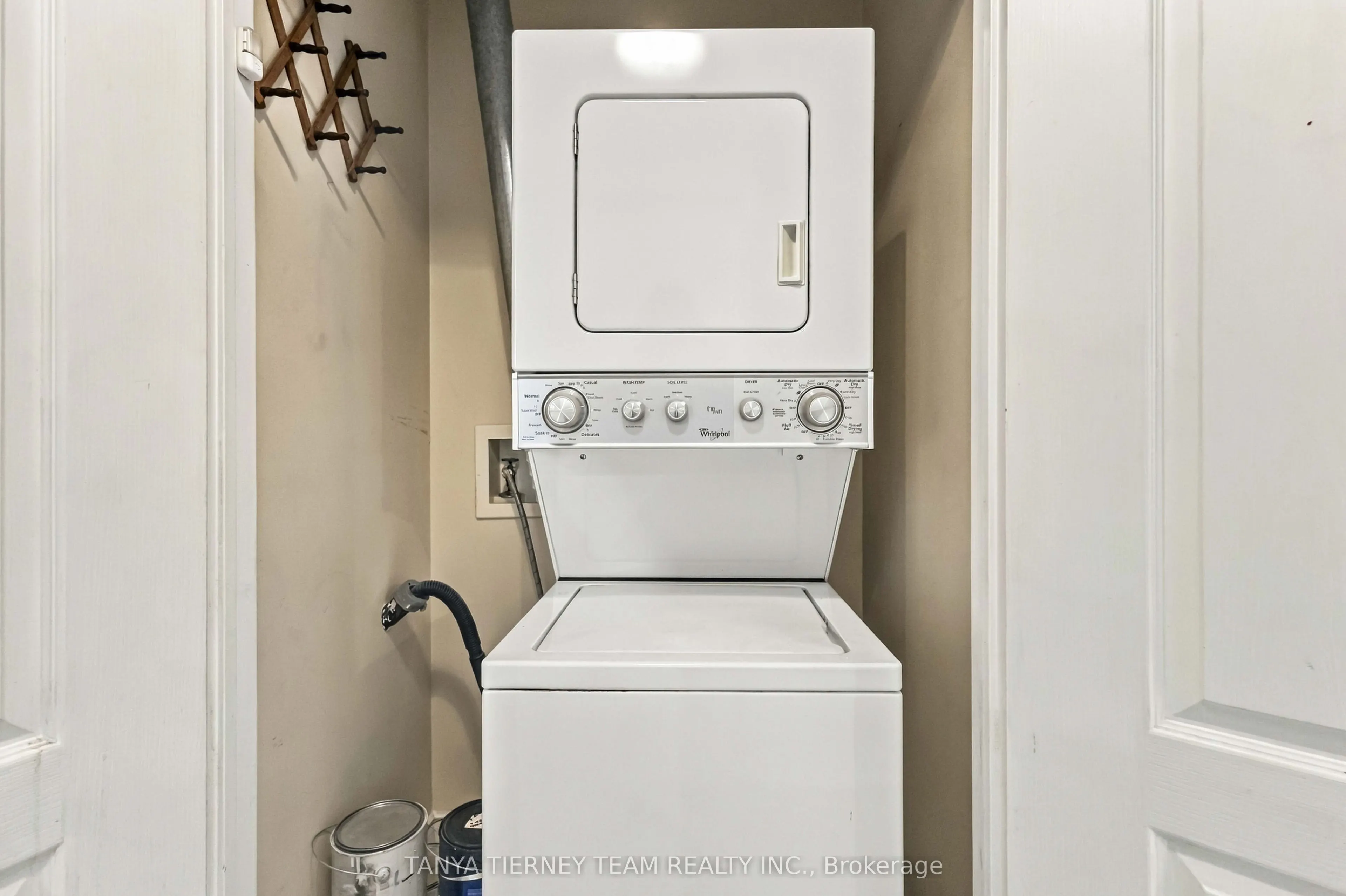 509 Dunlop Street W