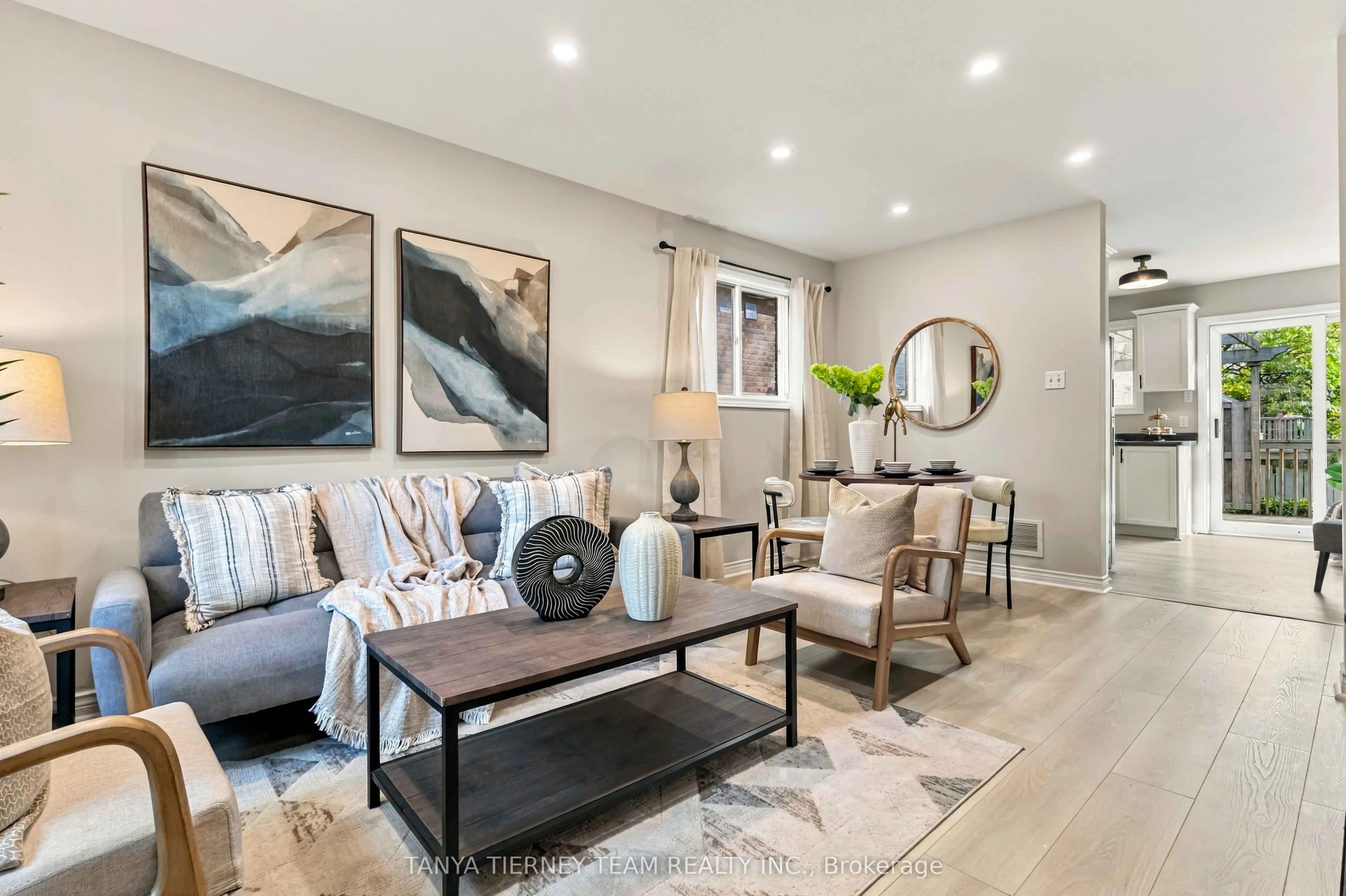 509 Dunlop Street W
