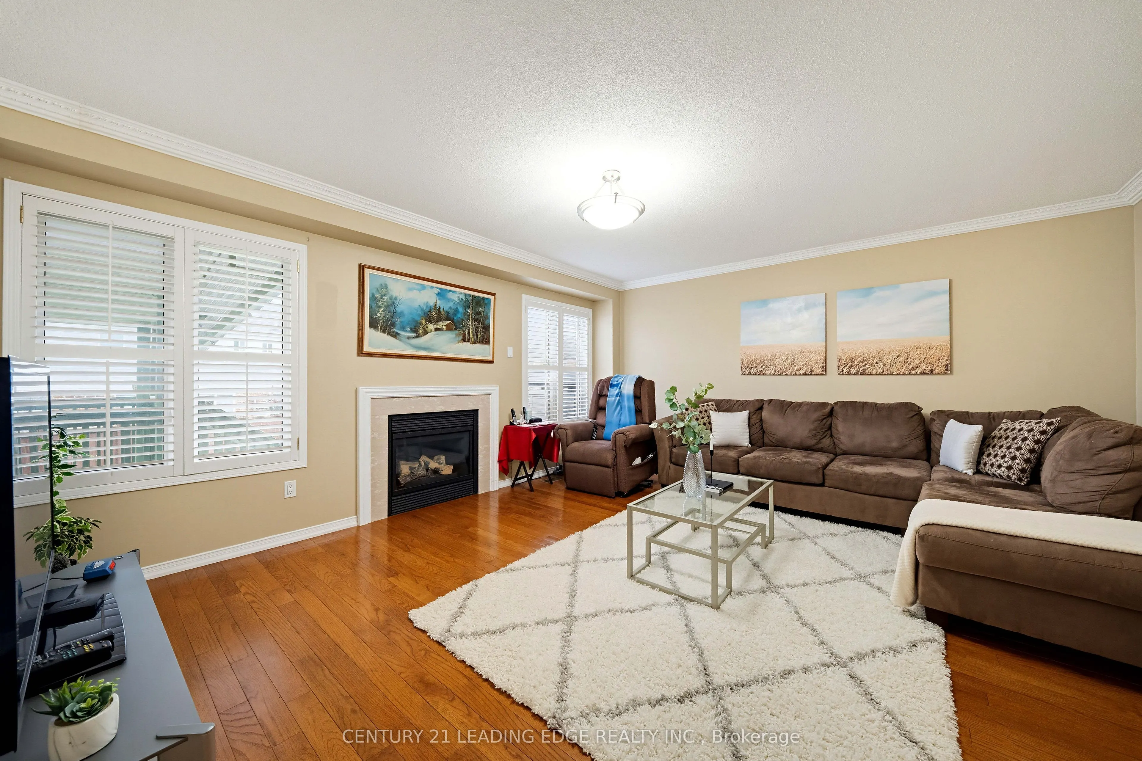 75 Howlett Crescent