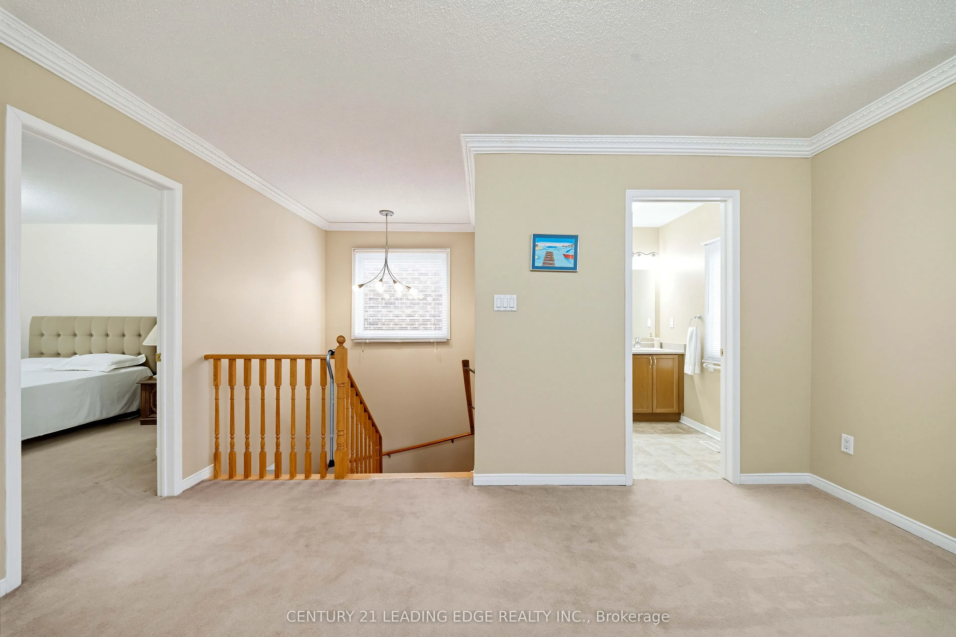 75 Howlett Crescent
